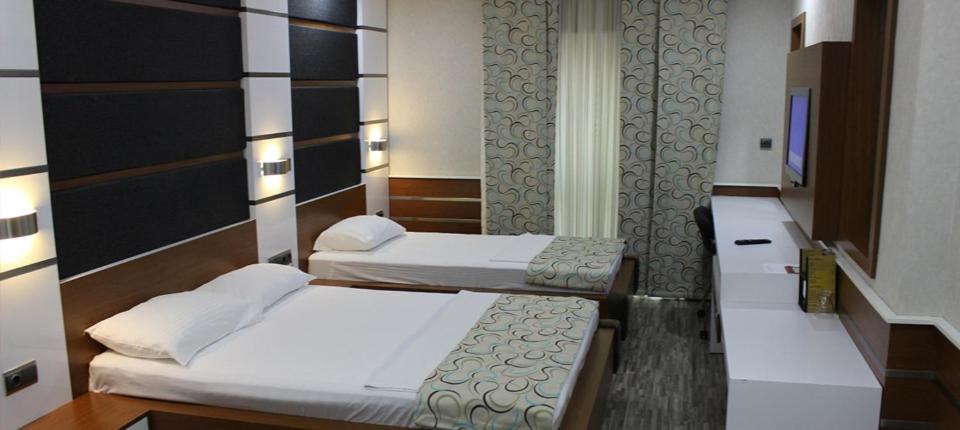 Twin Room - Photo 2