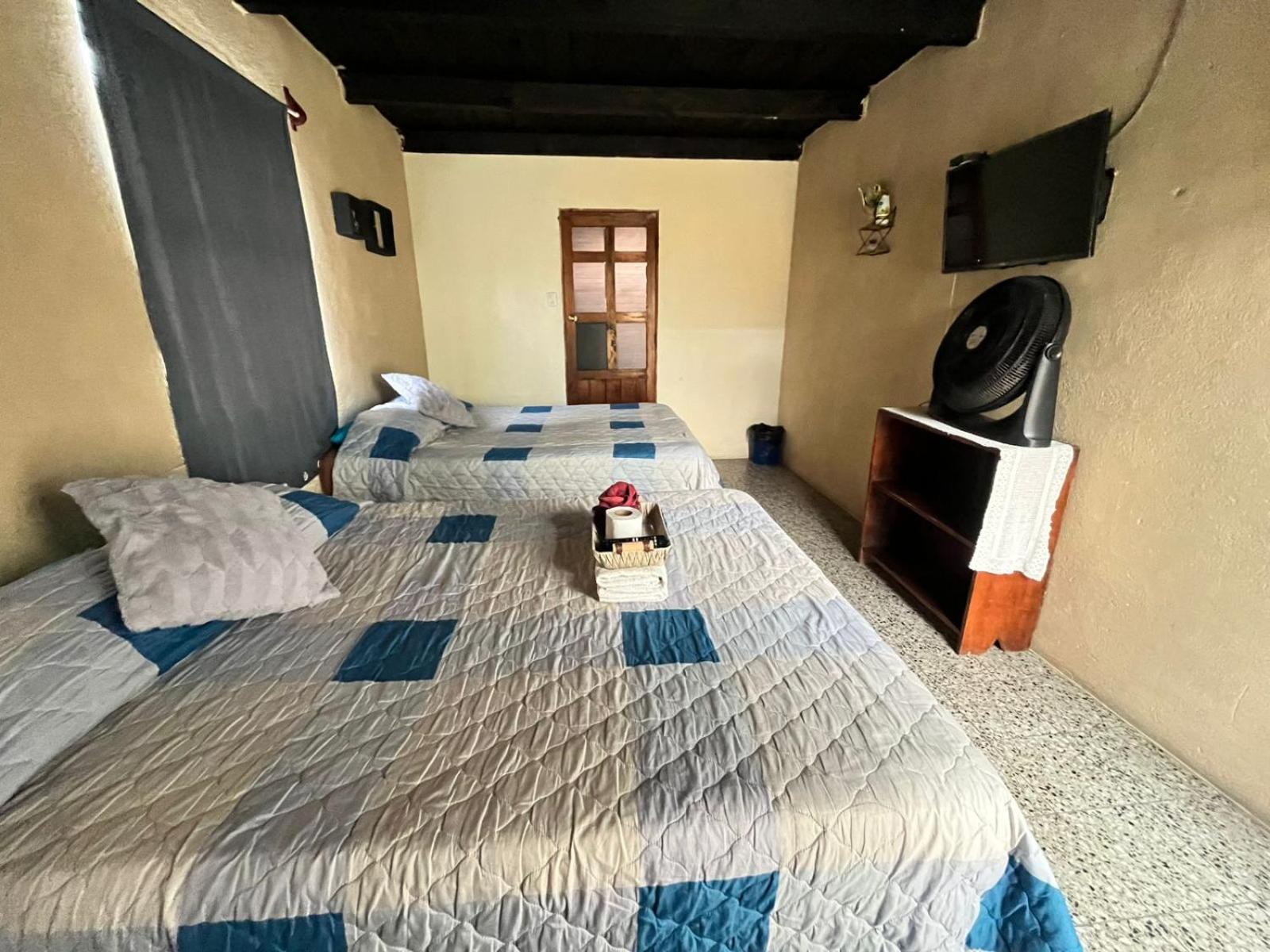 Twin Room With Bathroom photo 2