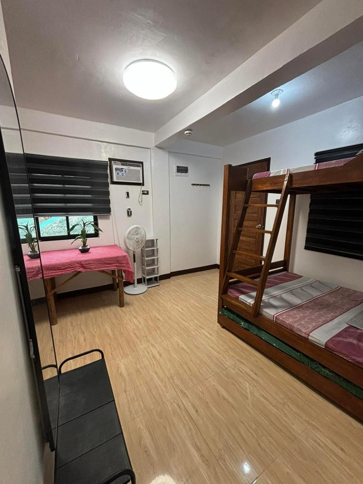One-Bedroom House - Photo 8