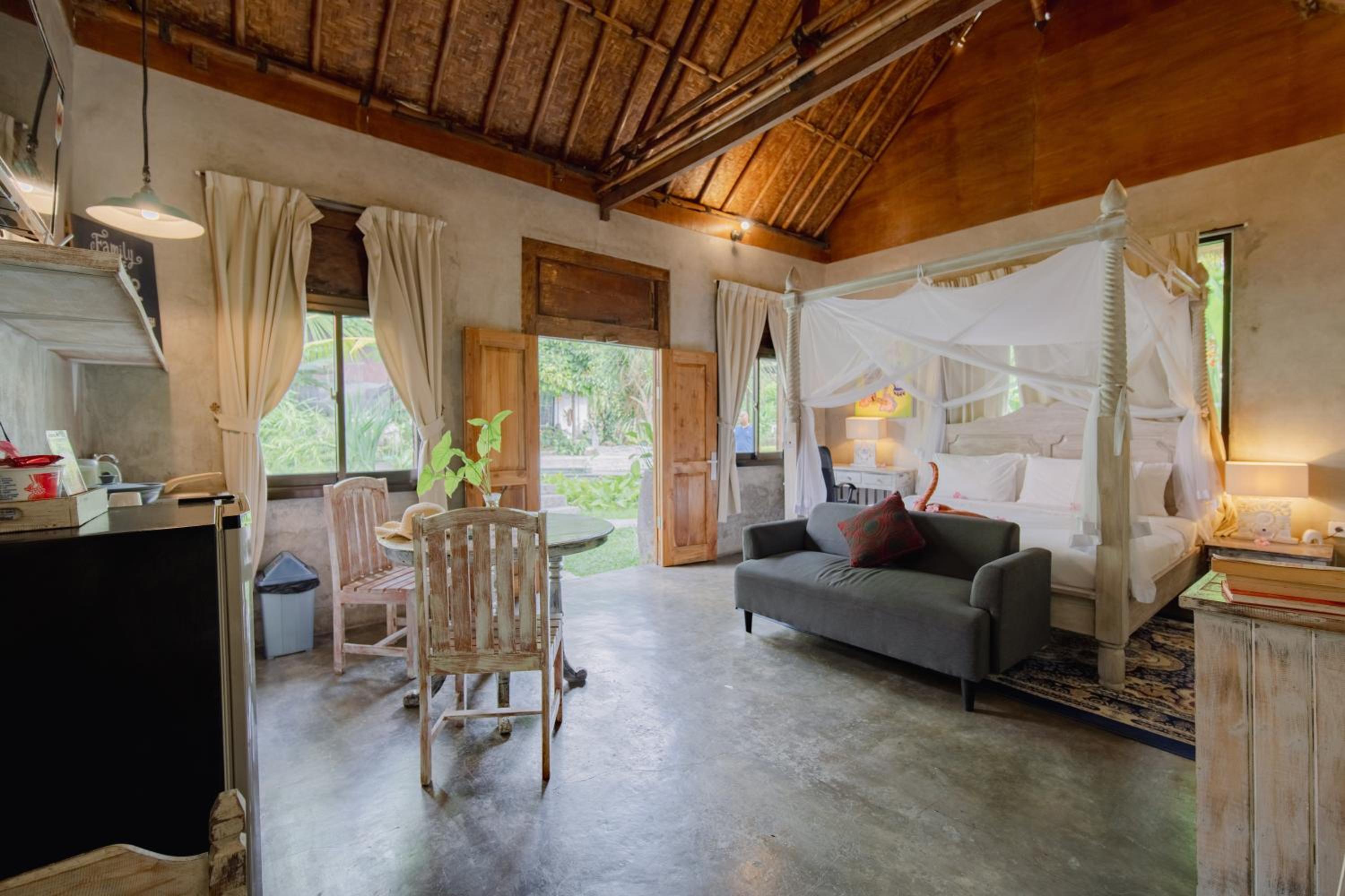 Cottage with Garden View - Photo 17