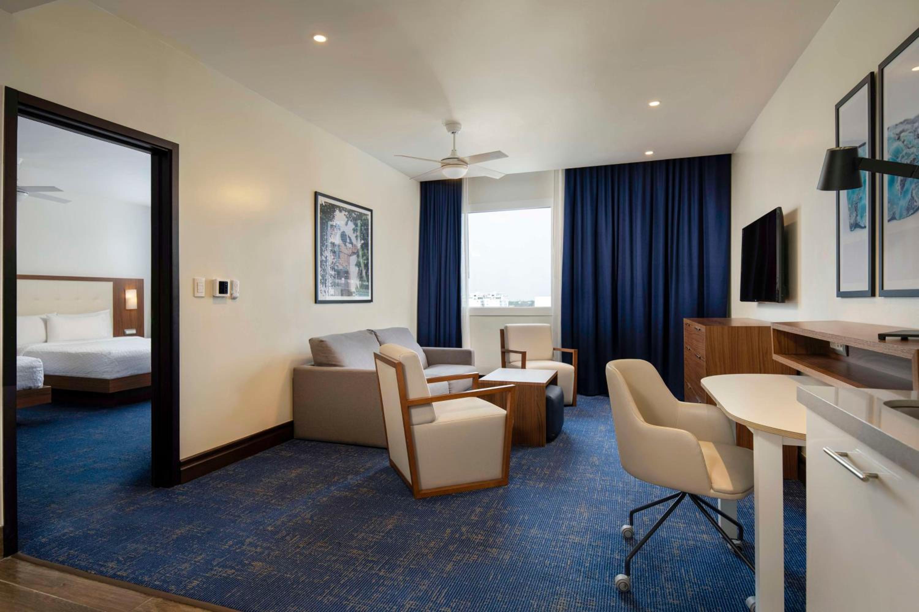 One-Bedroom Queen Suite with Two Queen Beds - Photo 2
