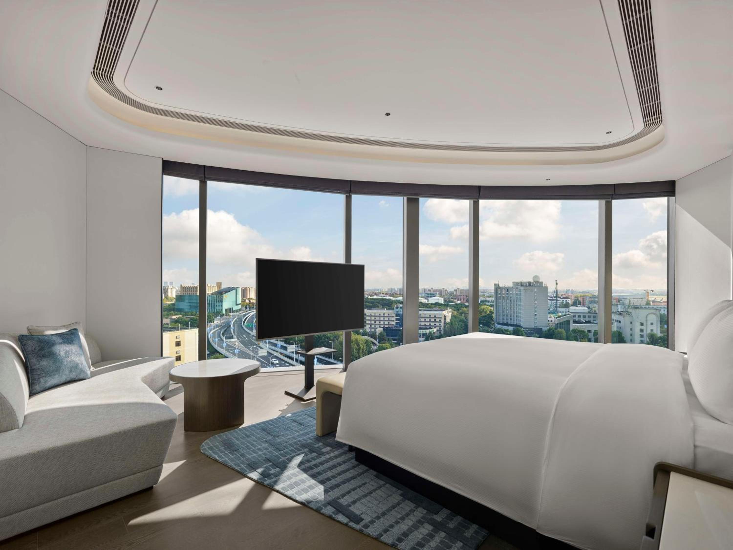 Deluxe King Suite