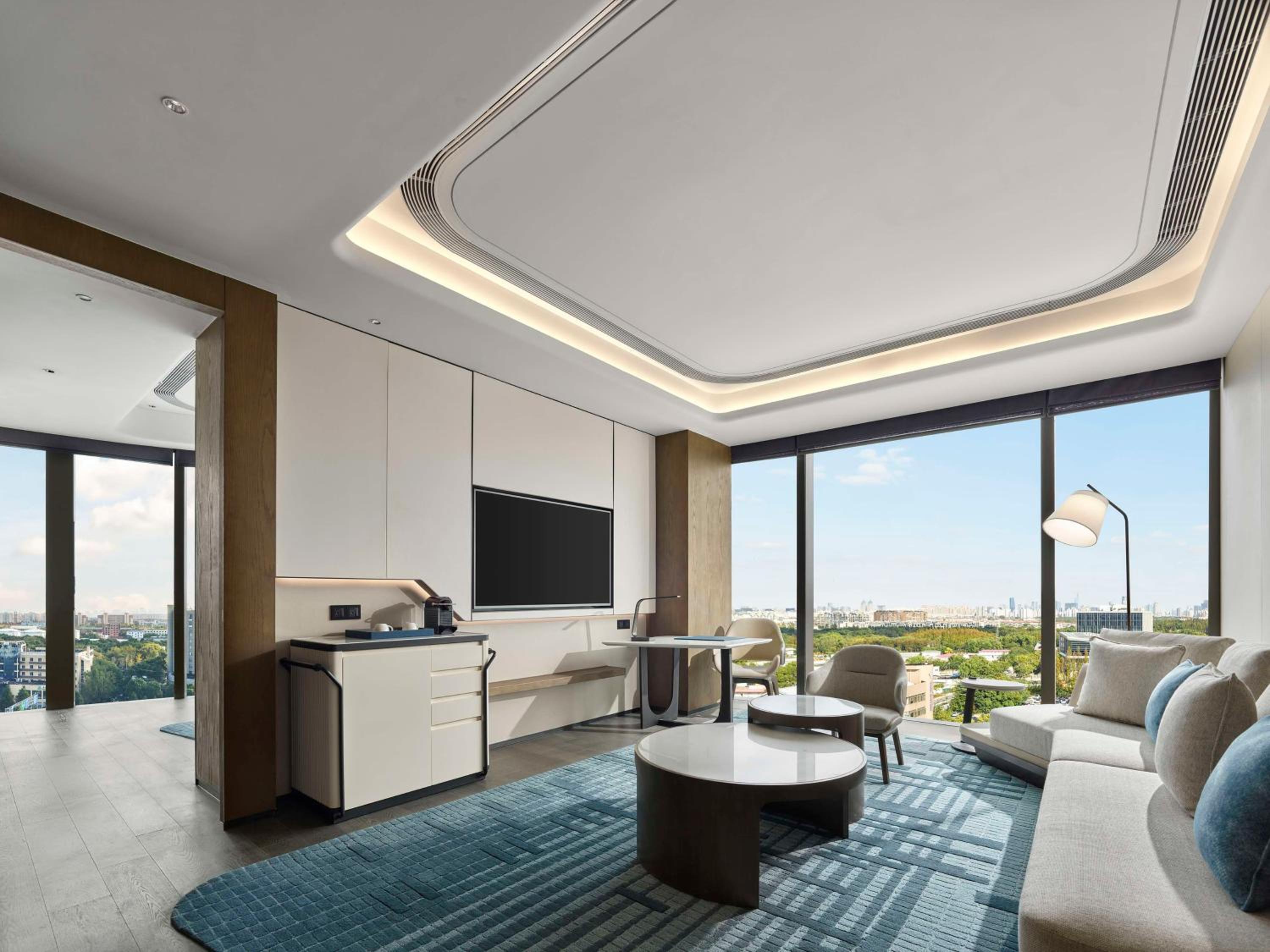 One-Bedroom King Suite