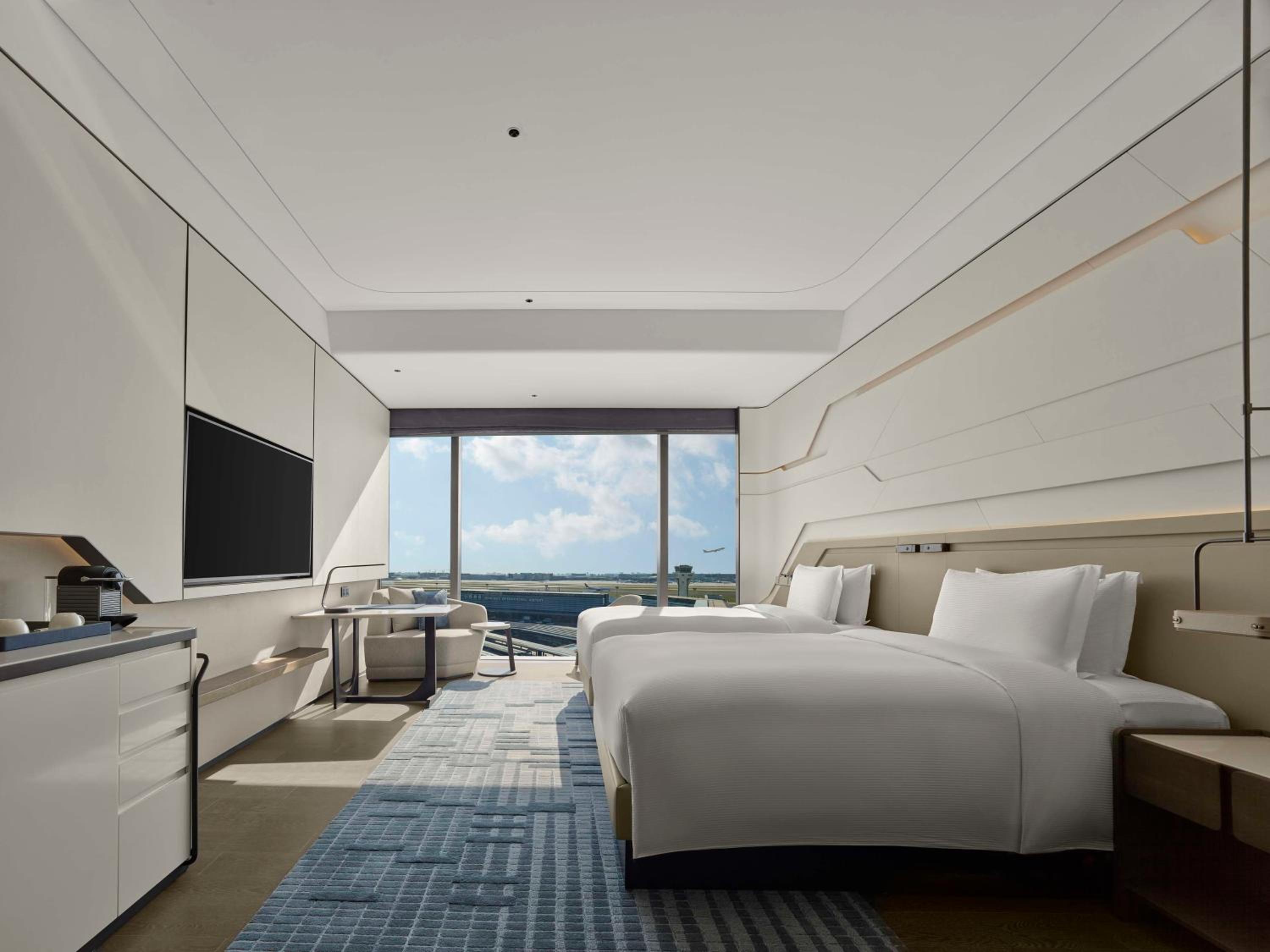 Deluxe Twin Room - Airport View