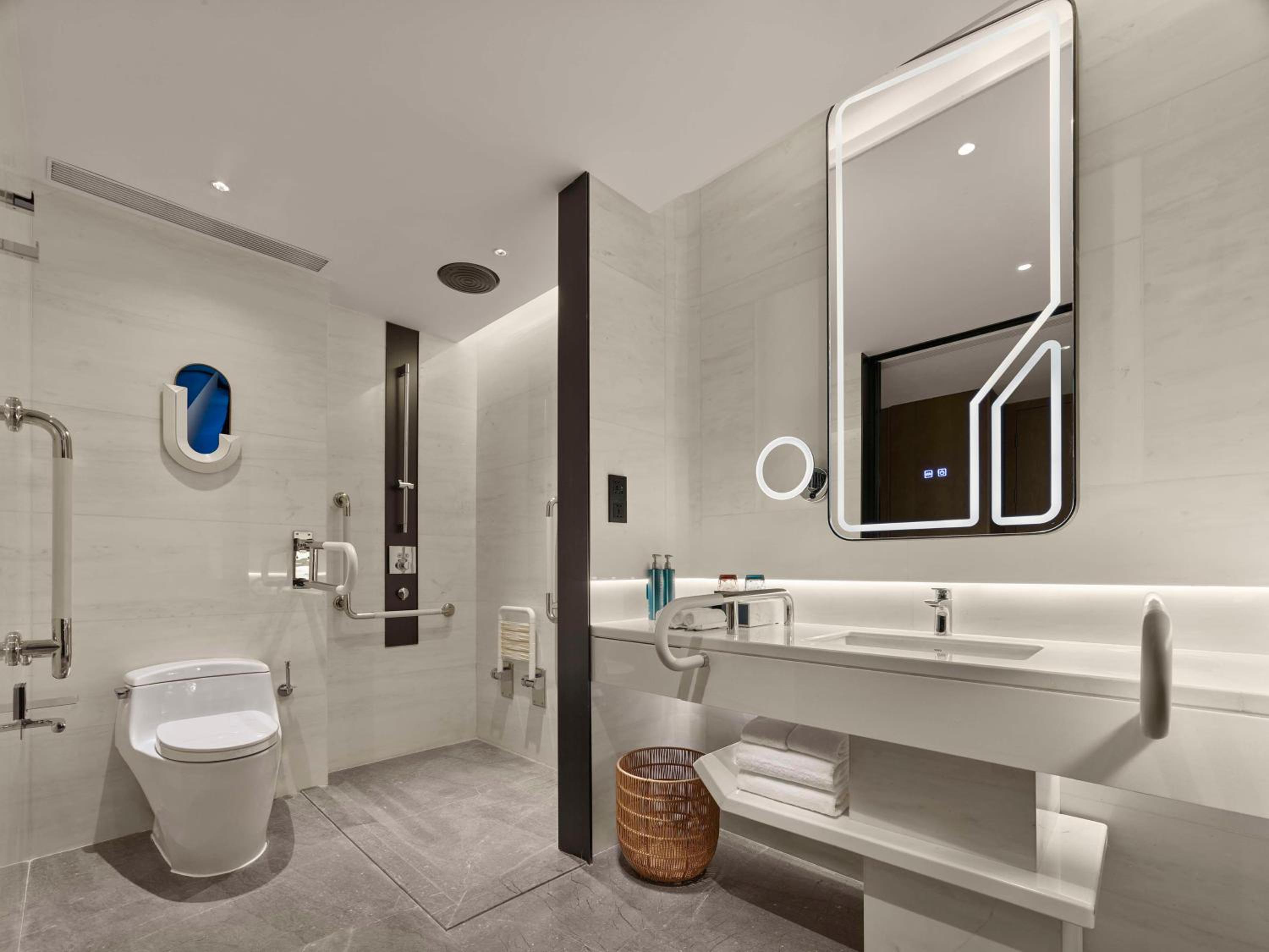 King Room - Mobility Accessible