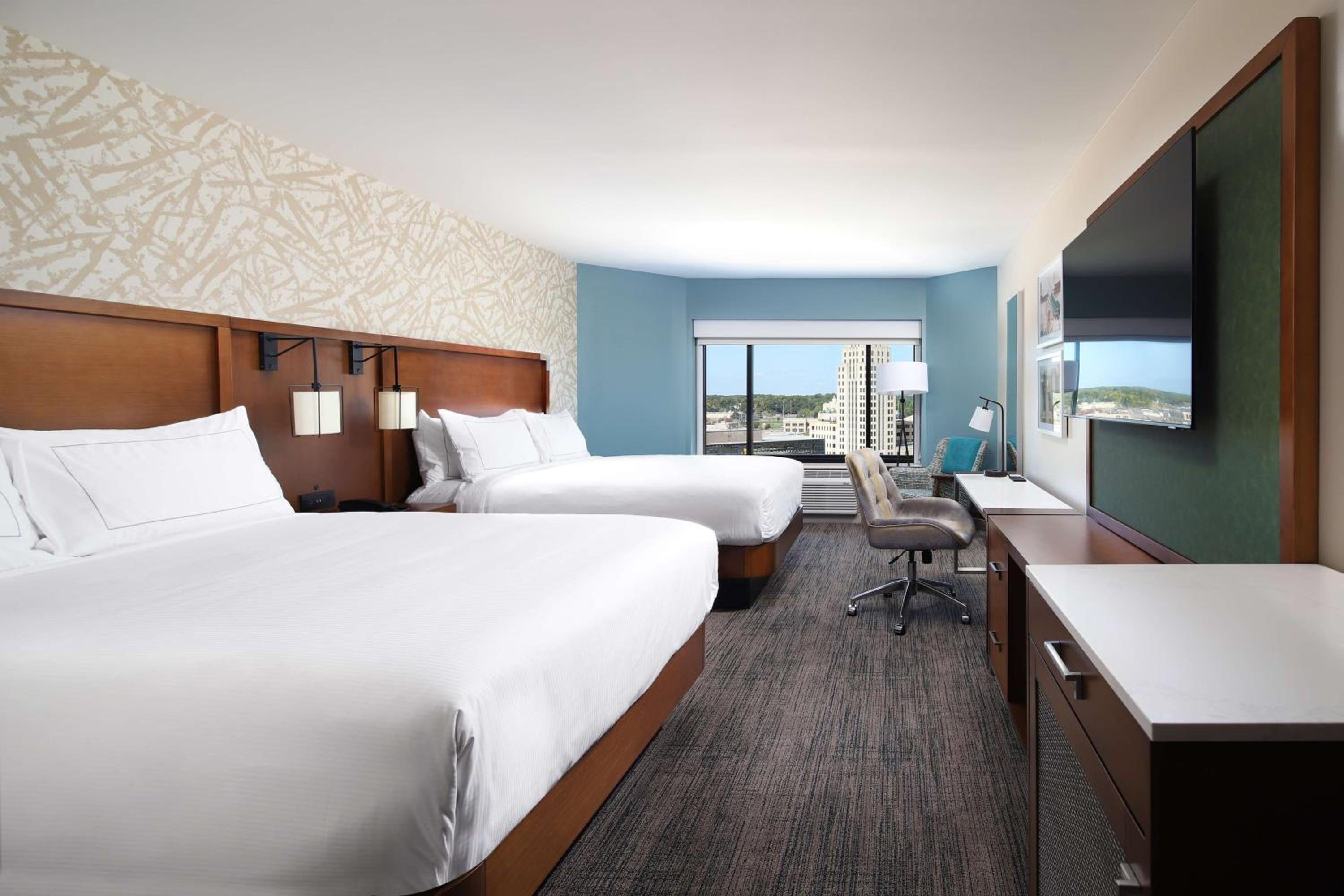 Queen Room with Two Queen Beds - Photo 1