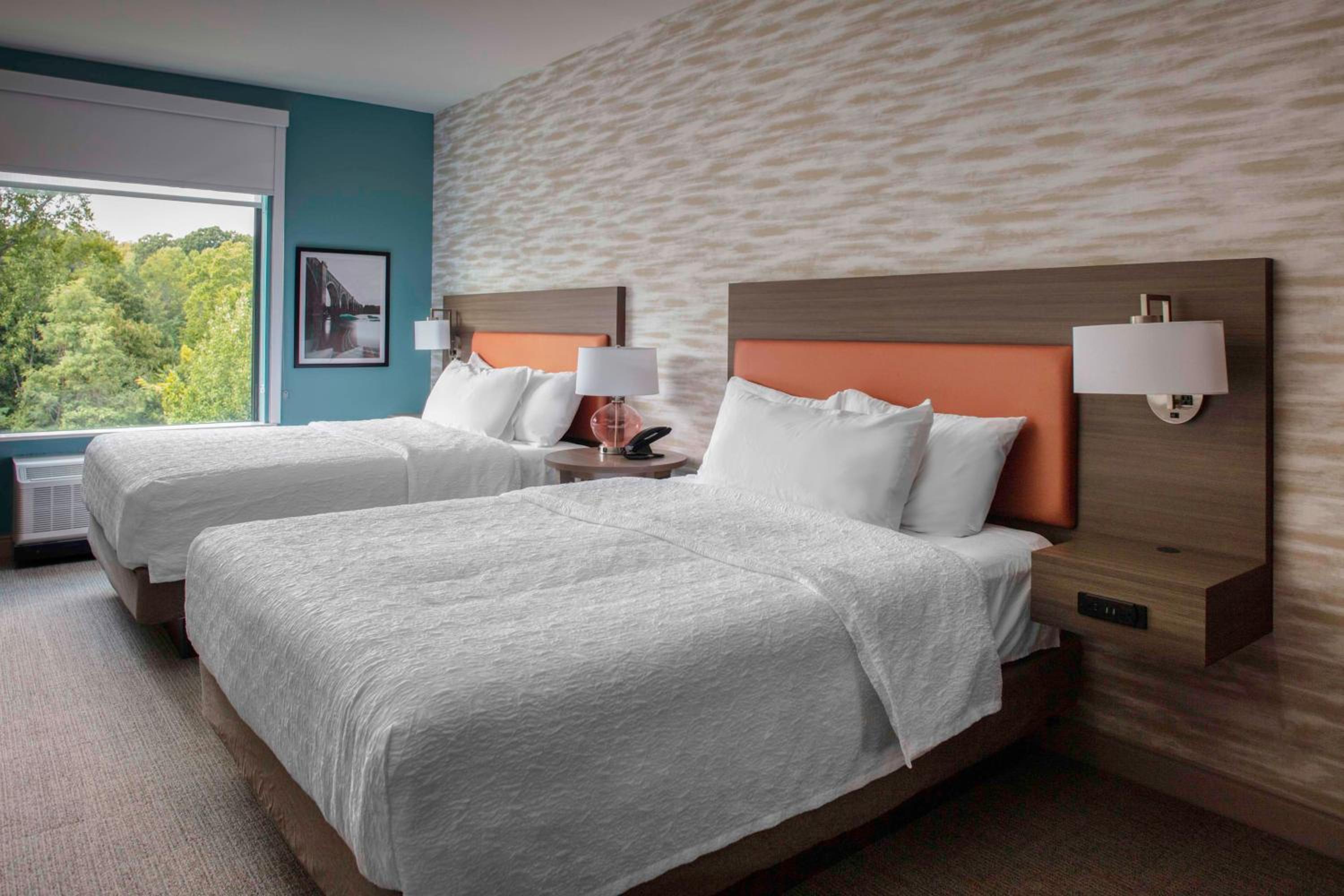 Studio Suite with Two Queen Beds photo 2