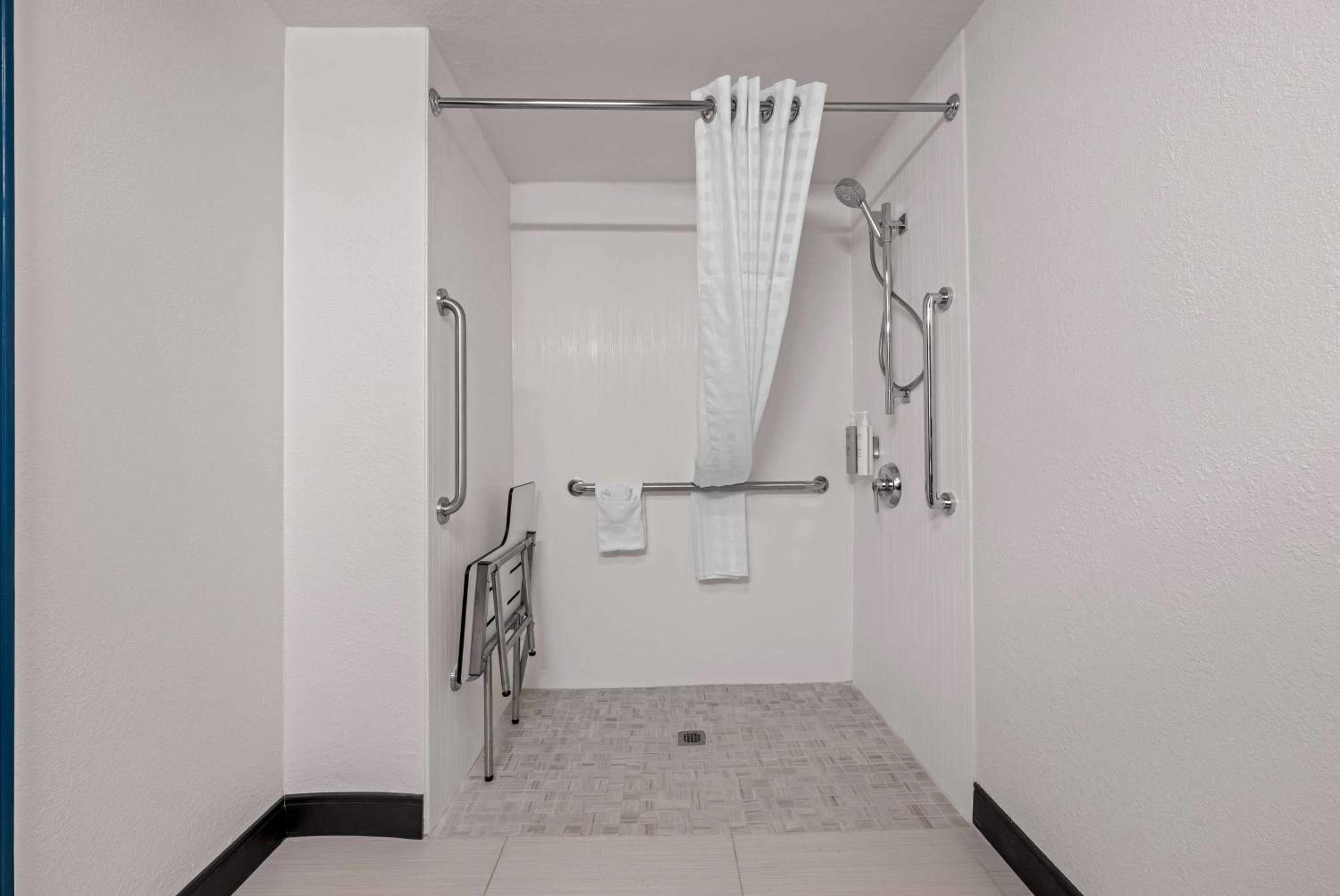King Room with Roll-In Shower - Mobility and Hearing Access - Photo 7
