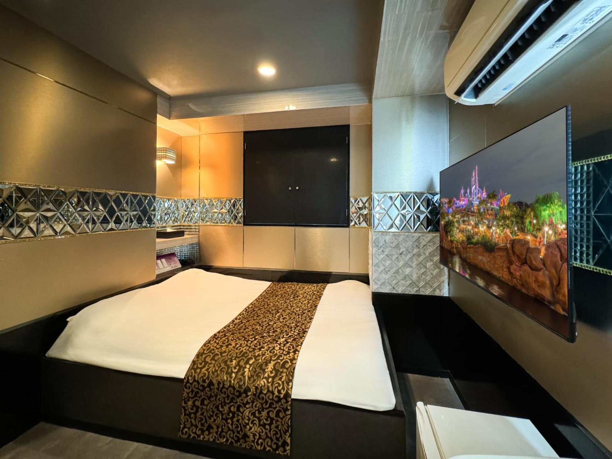 Double Room - Smoking photo 1