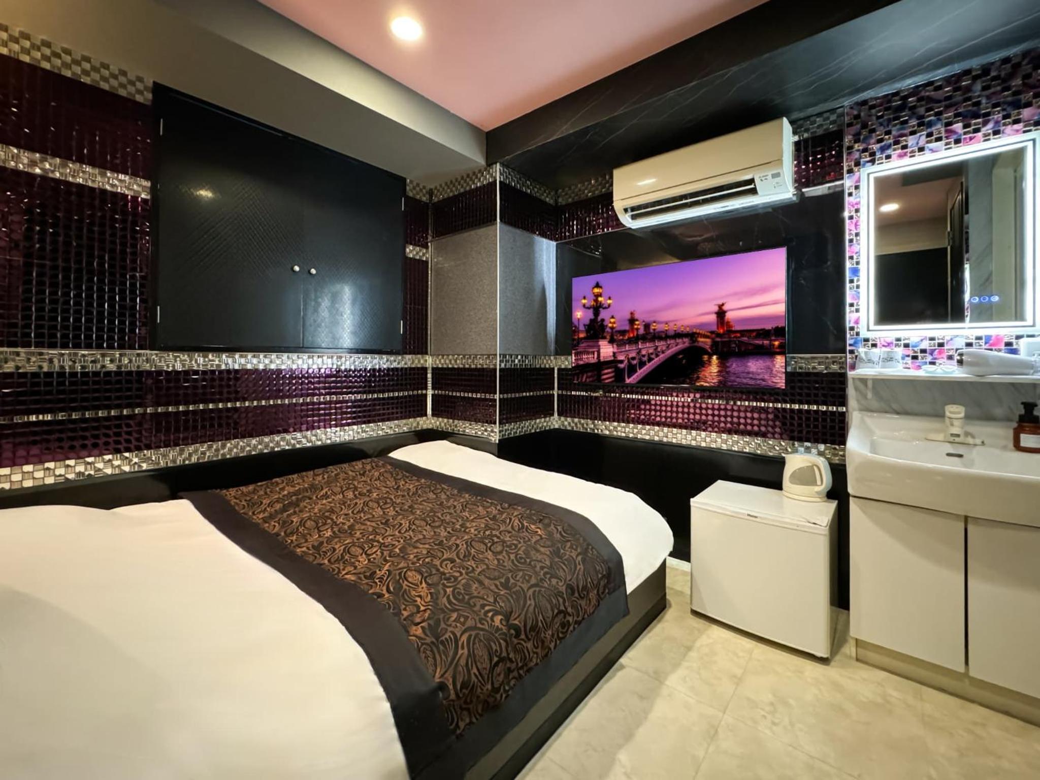 Double Room - Non-Smoking photo 1