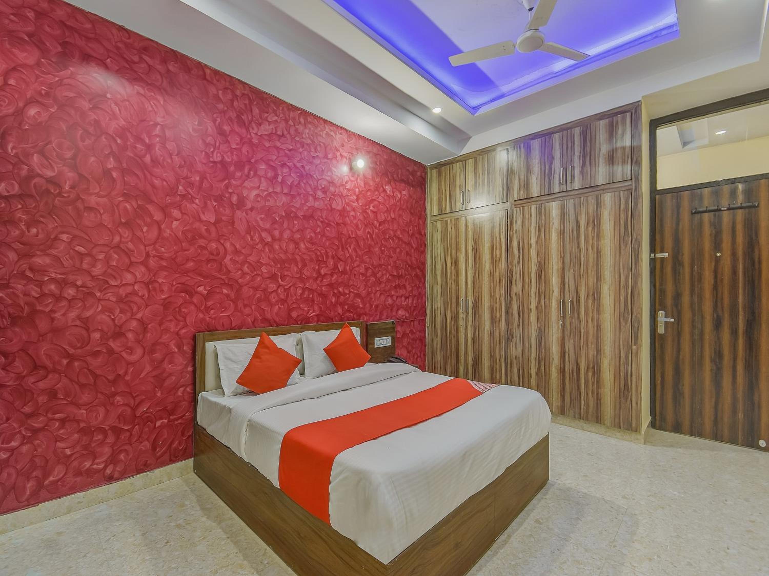 Standard Double Room - Photo 17