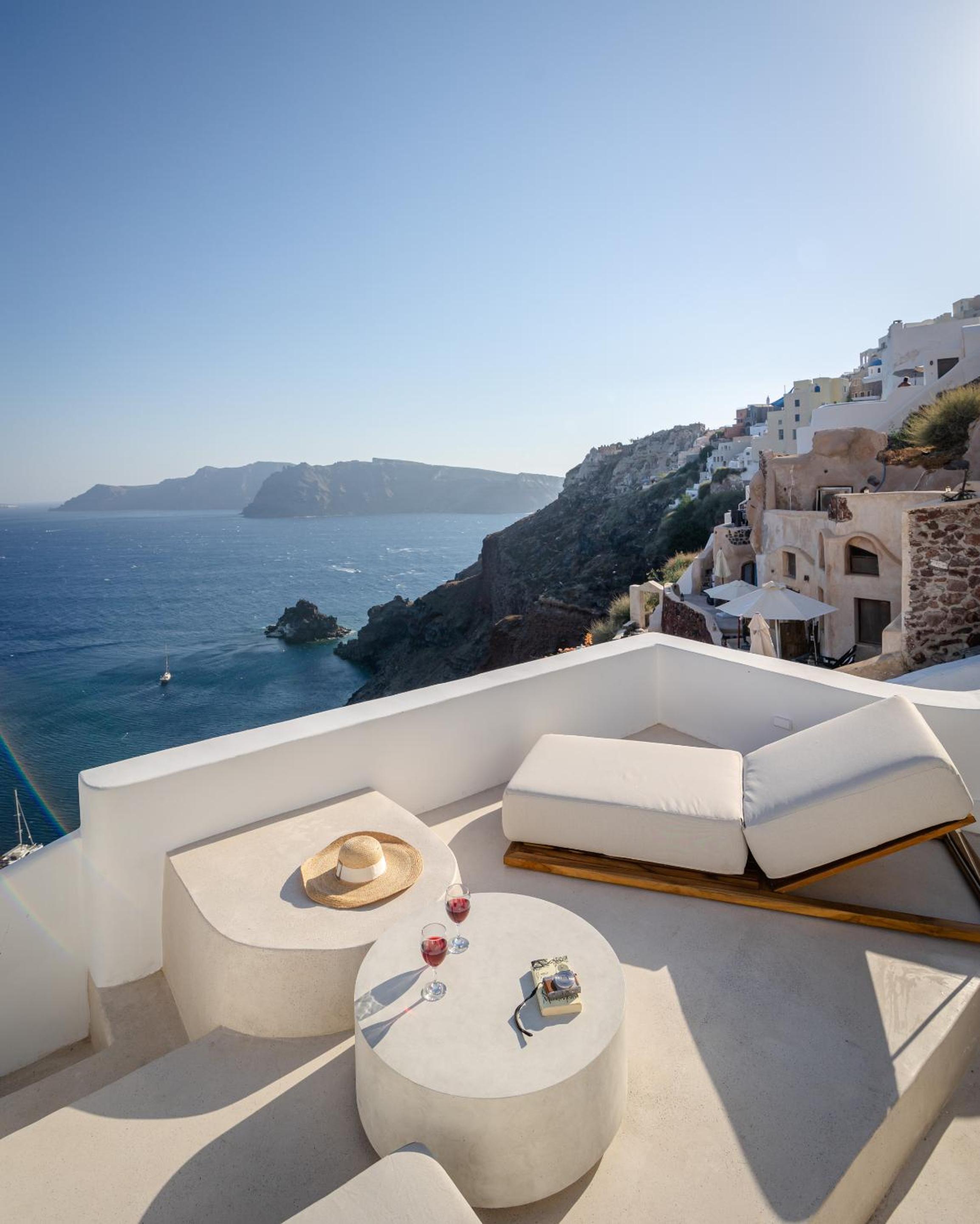 One-Bedroom Apartment with Sea View photo 2