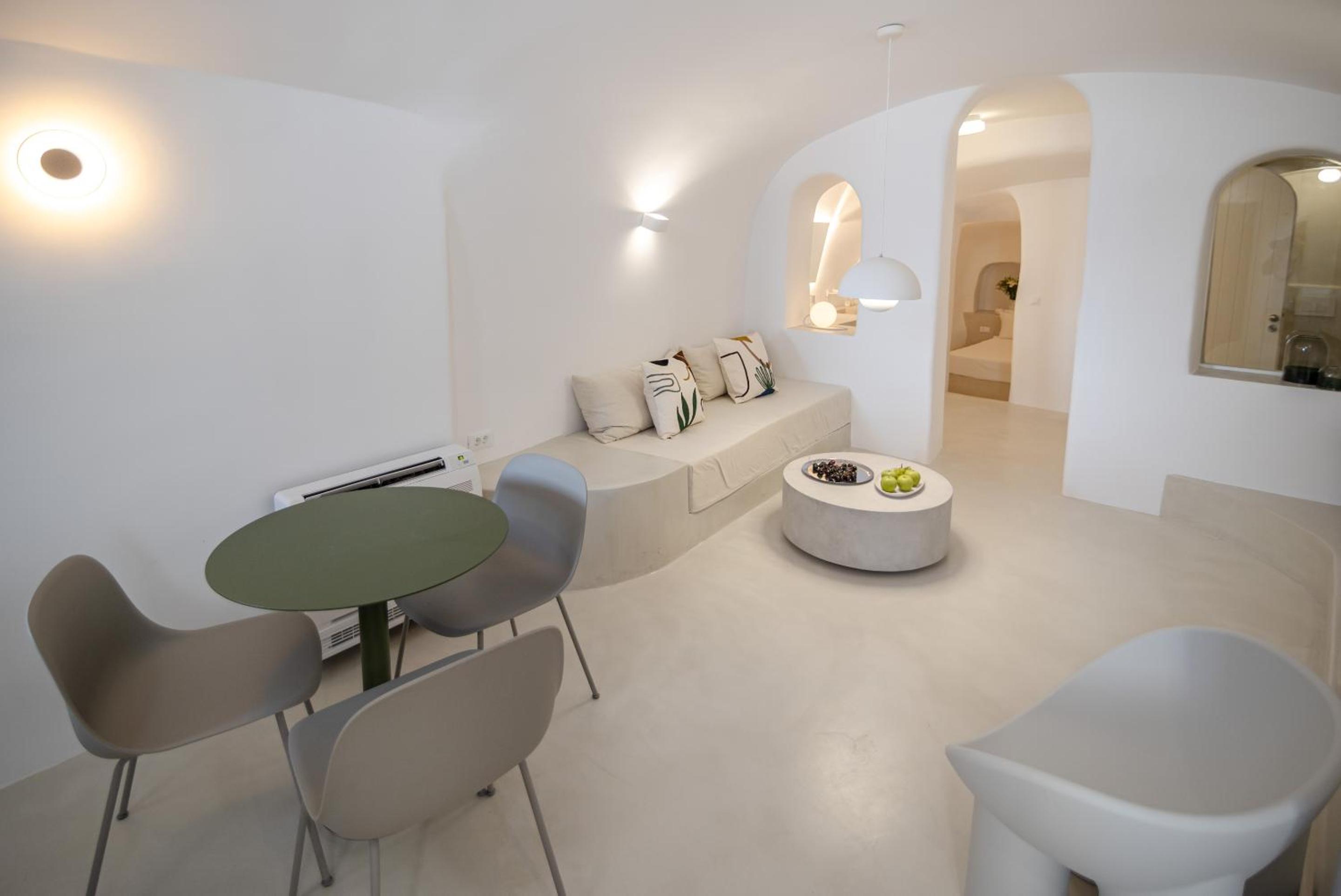 One-Bedroom Apartment with Sea View