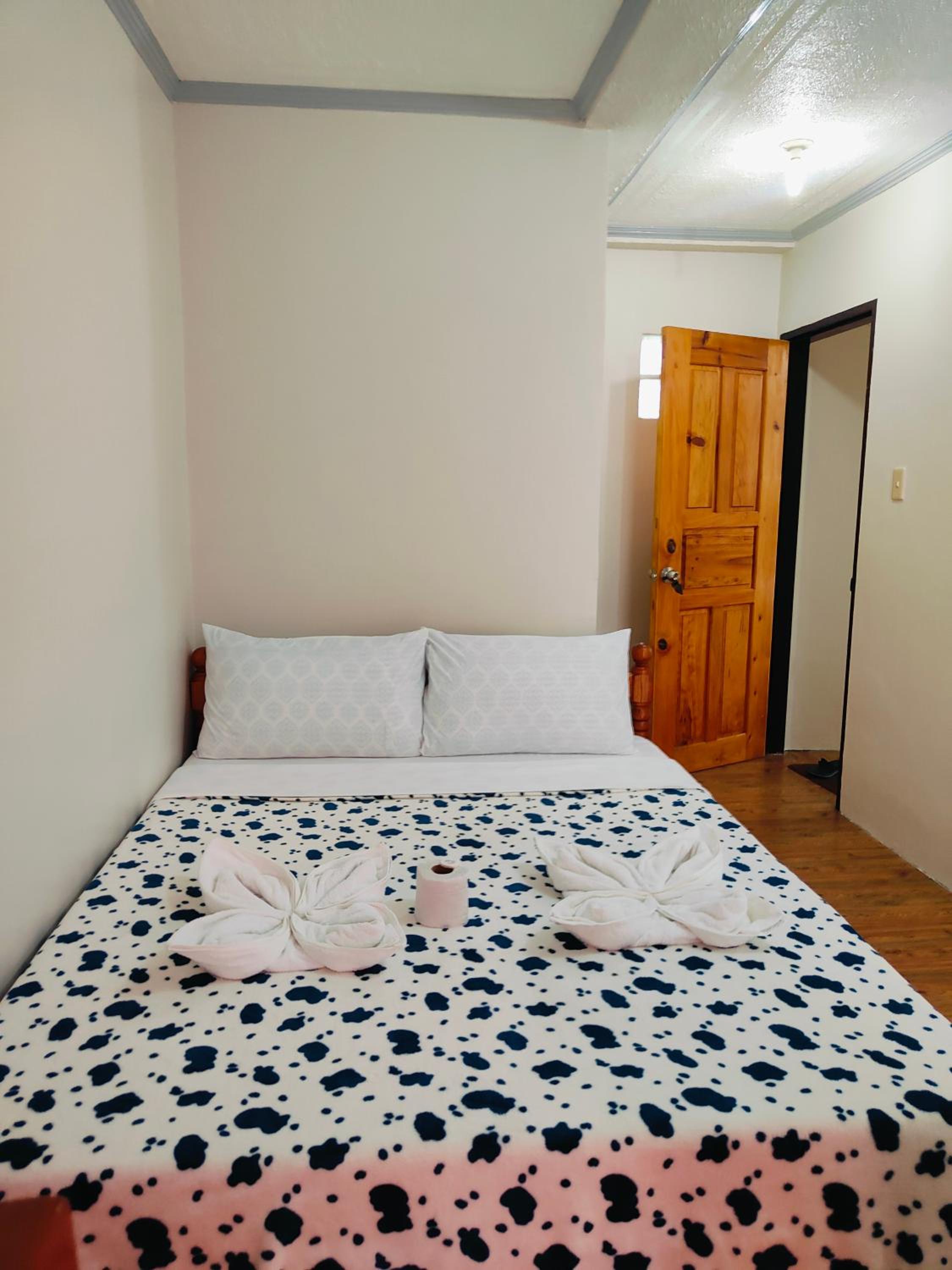 Double Room - Photo 3