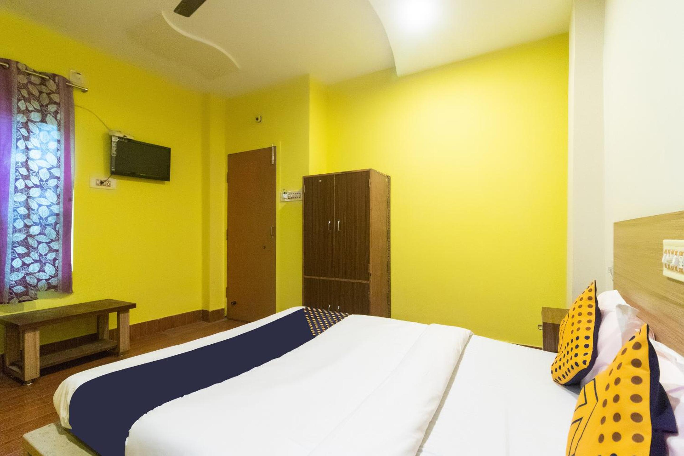 Economy Triple Room photo 1