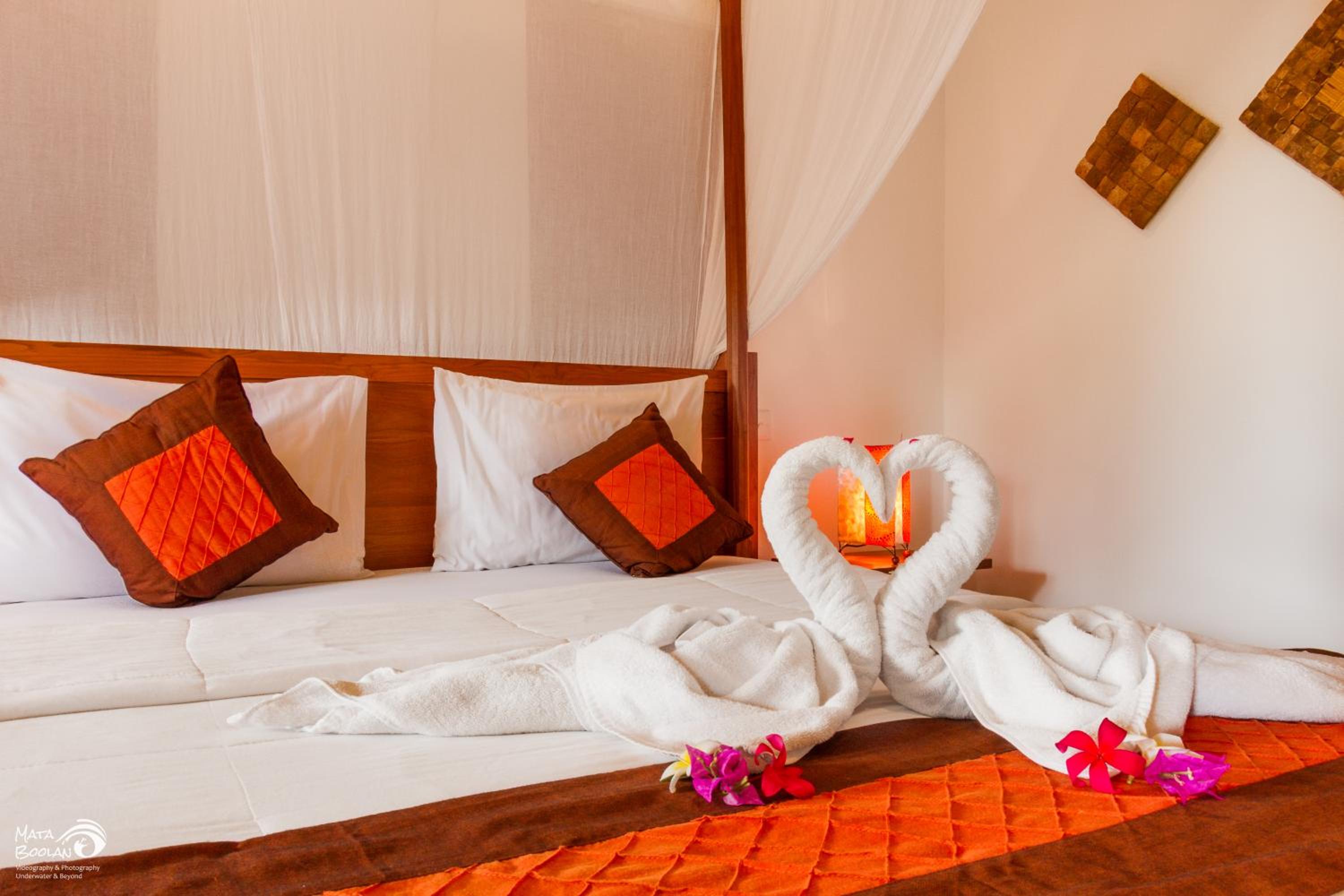 Deluxe Double Room with Pool View - Photo 7