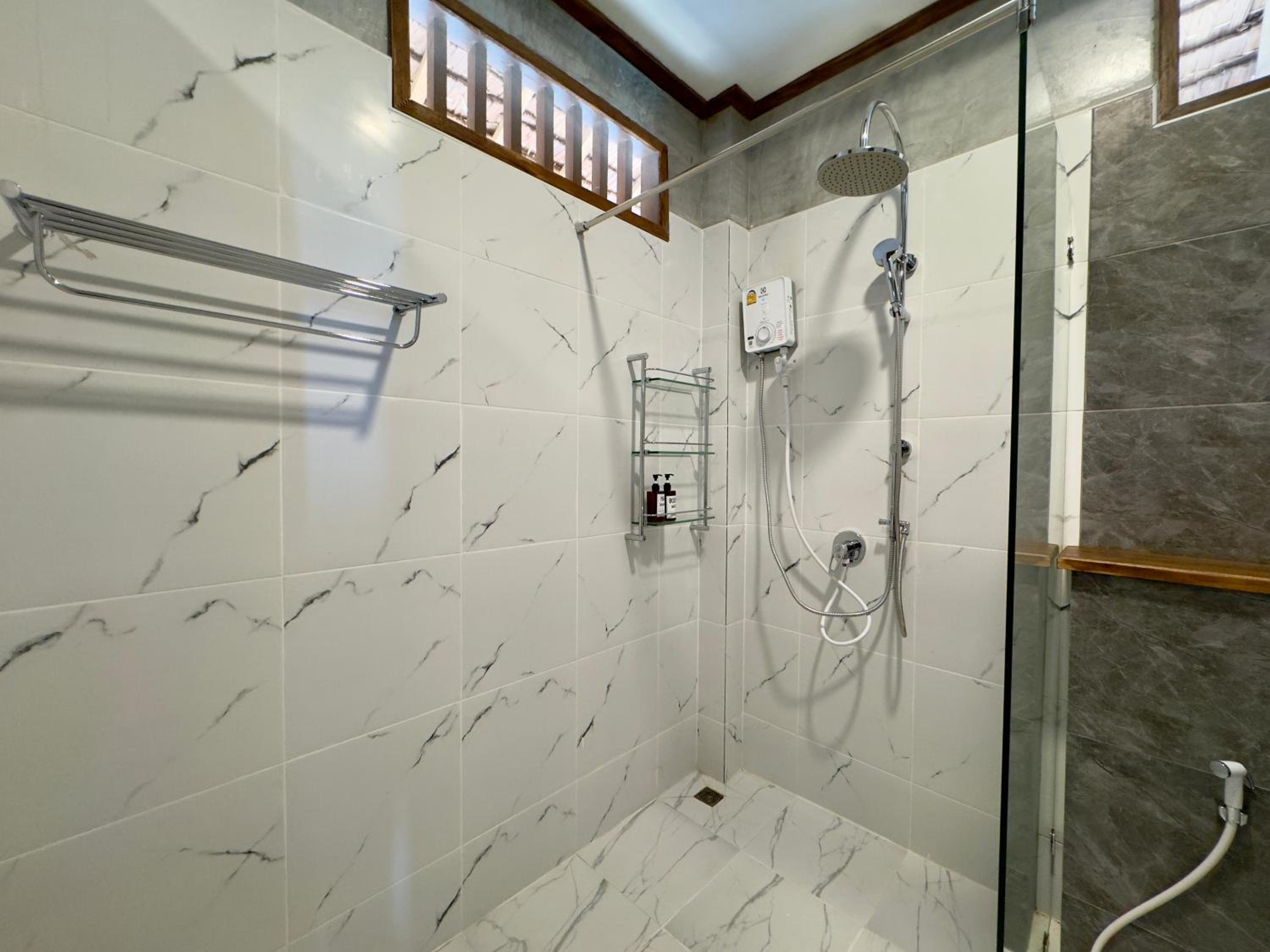 Beach Front Bungalow - Air Conditioning - Photo 4