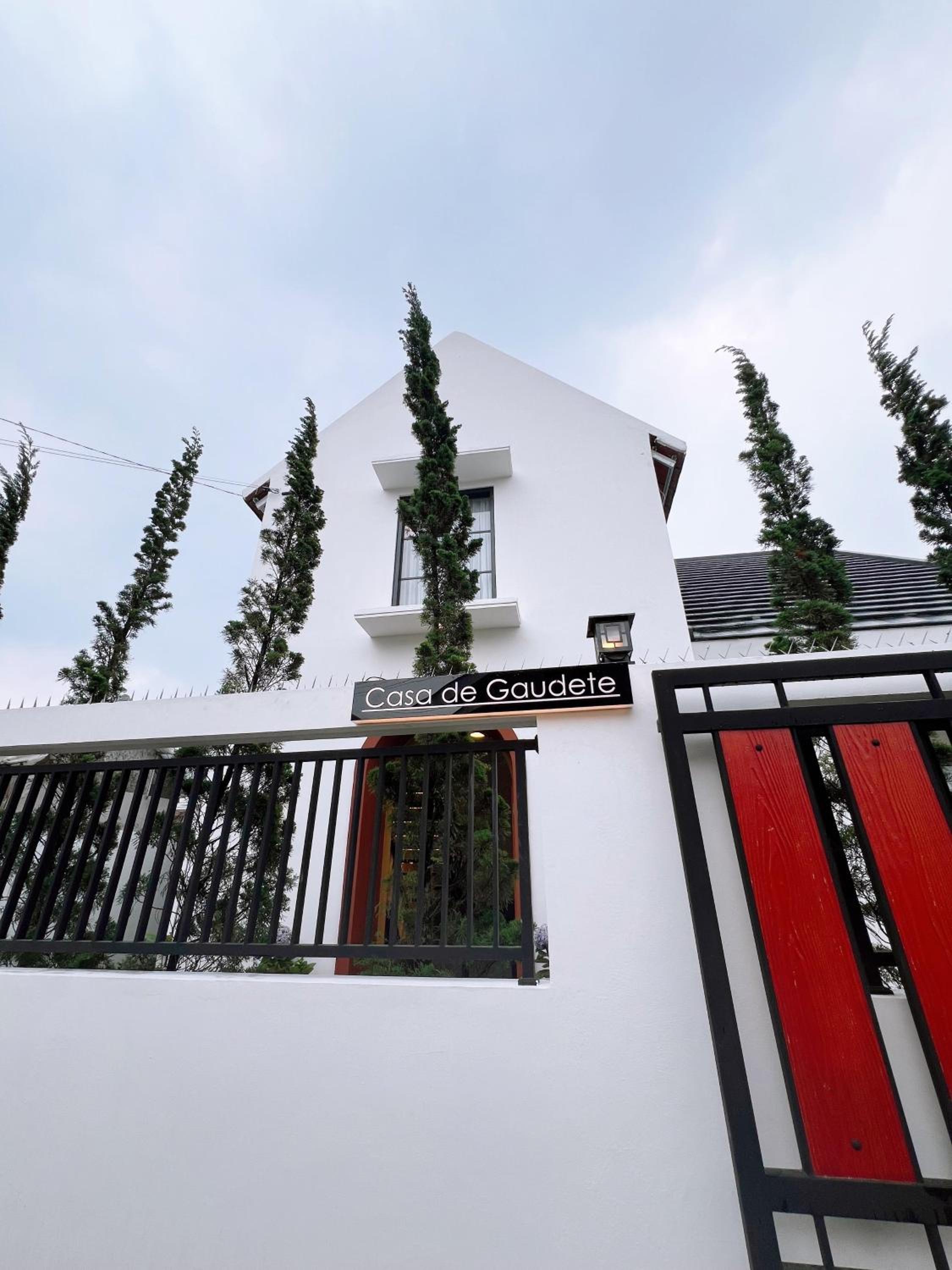 Villa photo 2