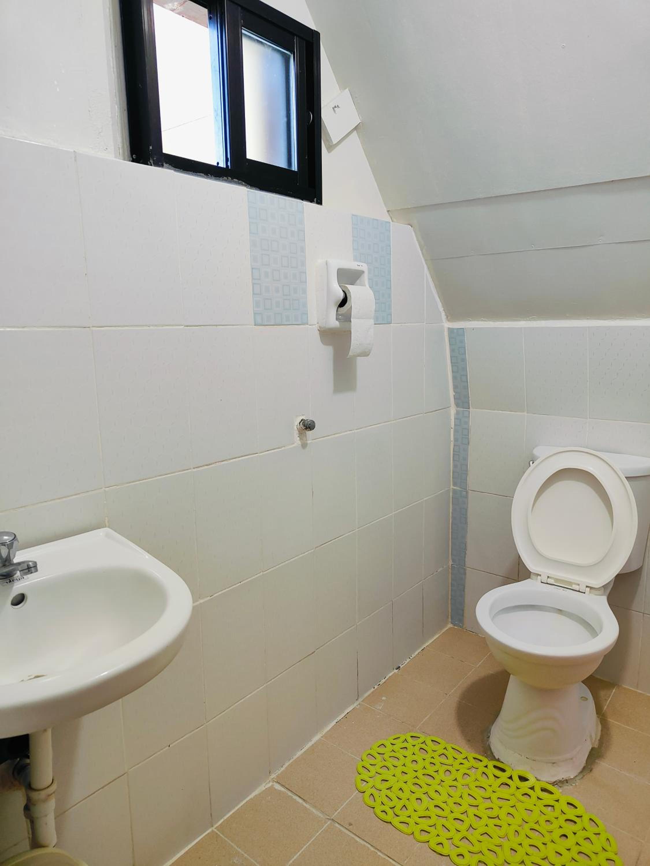 Double or Twin Room with Bathroom - Photo 11