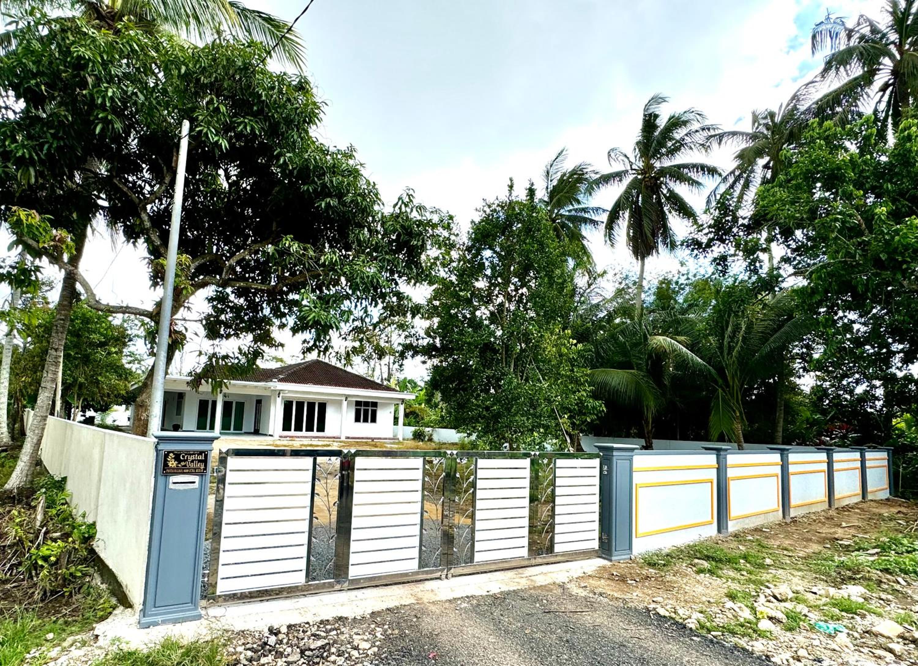 Four-Bedroom House photo 1