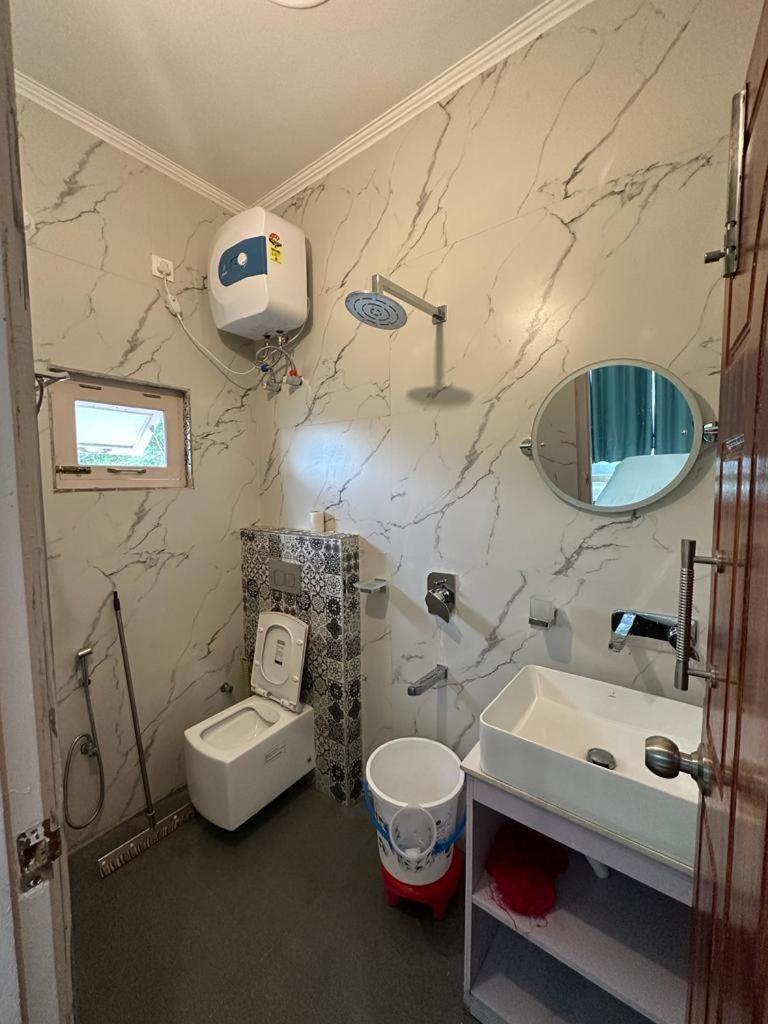 Deluxe Double Room (2 Adults + 1 Child) photo 3