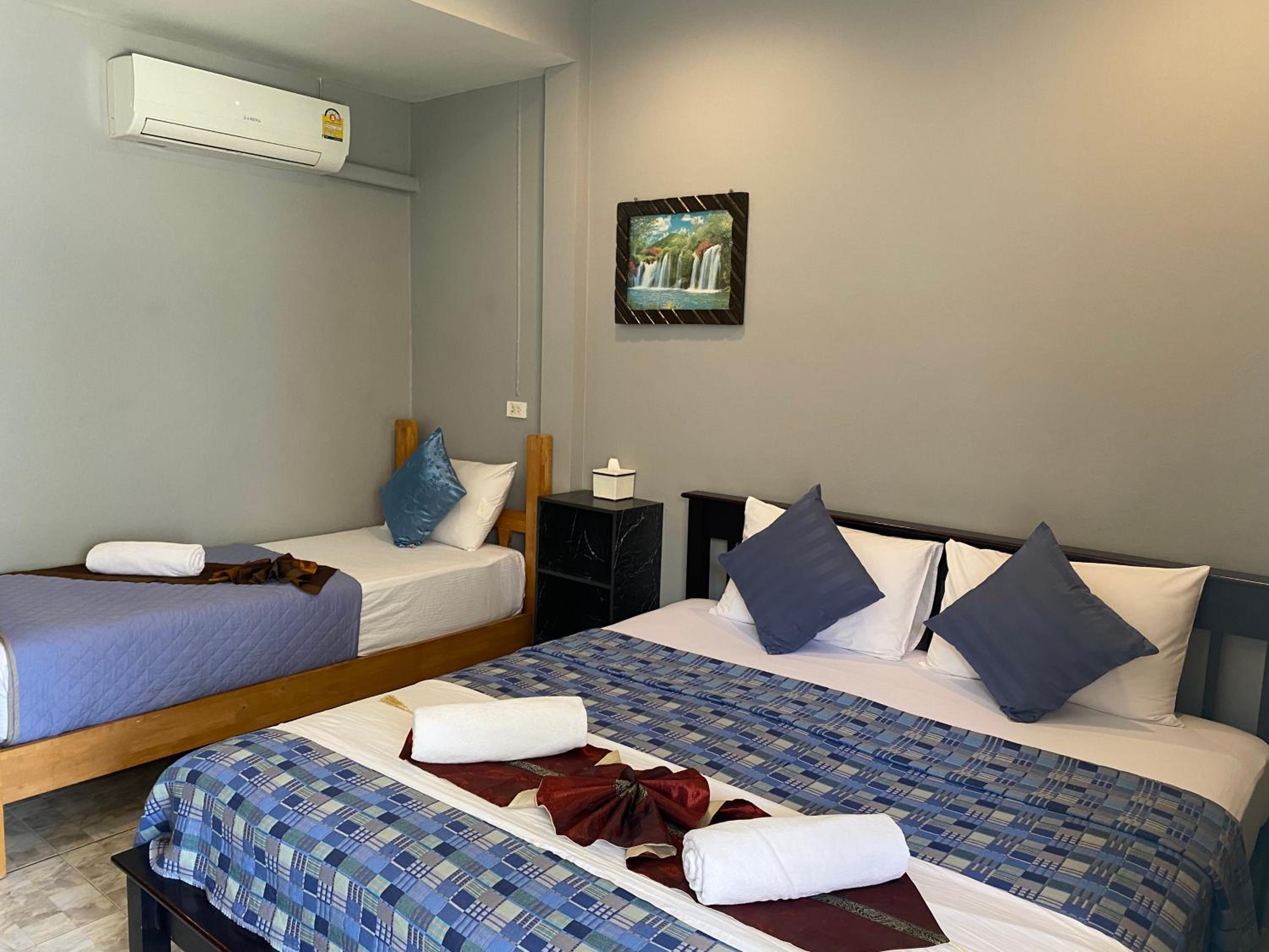 Triple Room with Private Bathroom