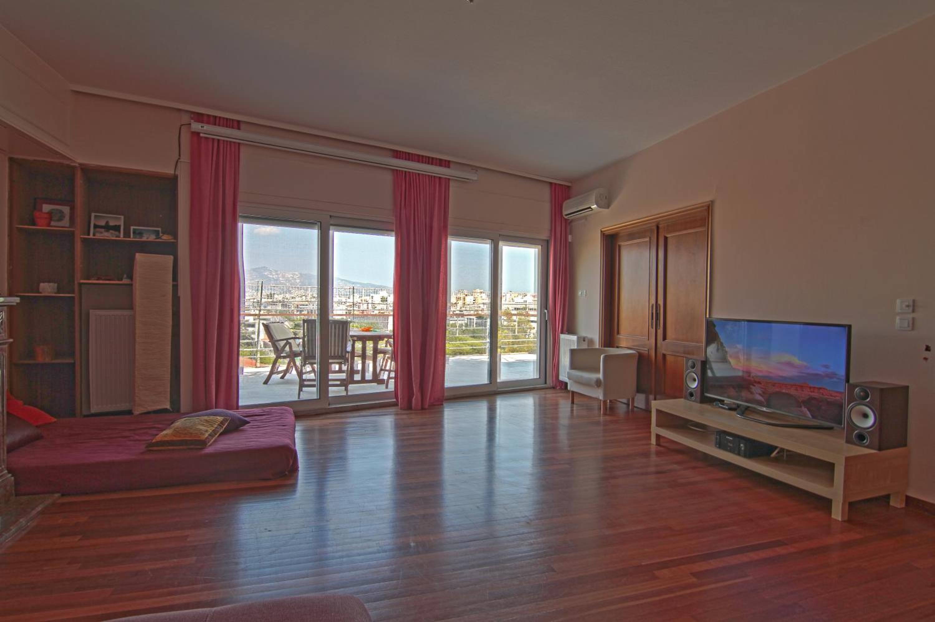 Two-Bedroom Apartment with Mountain View