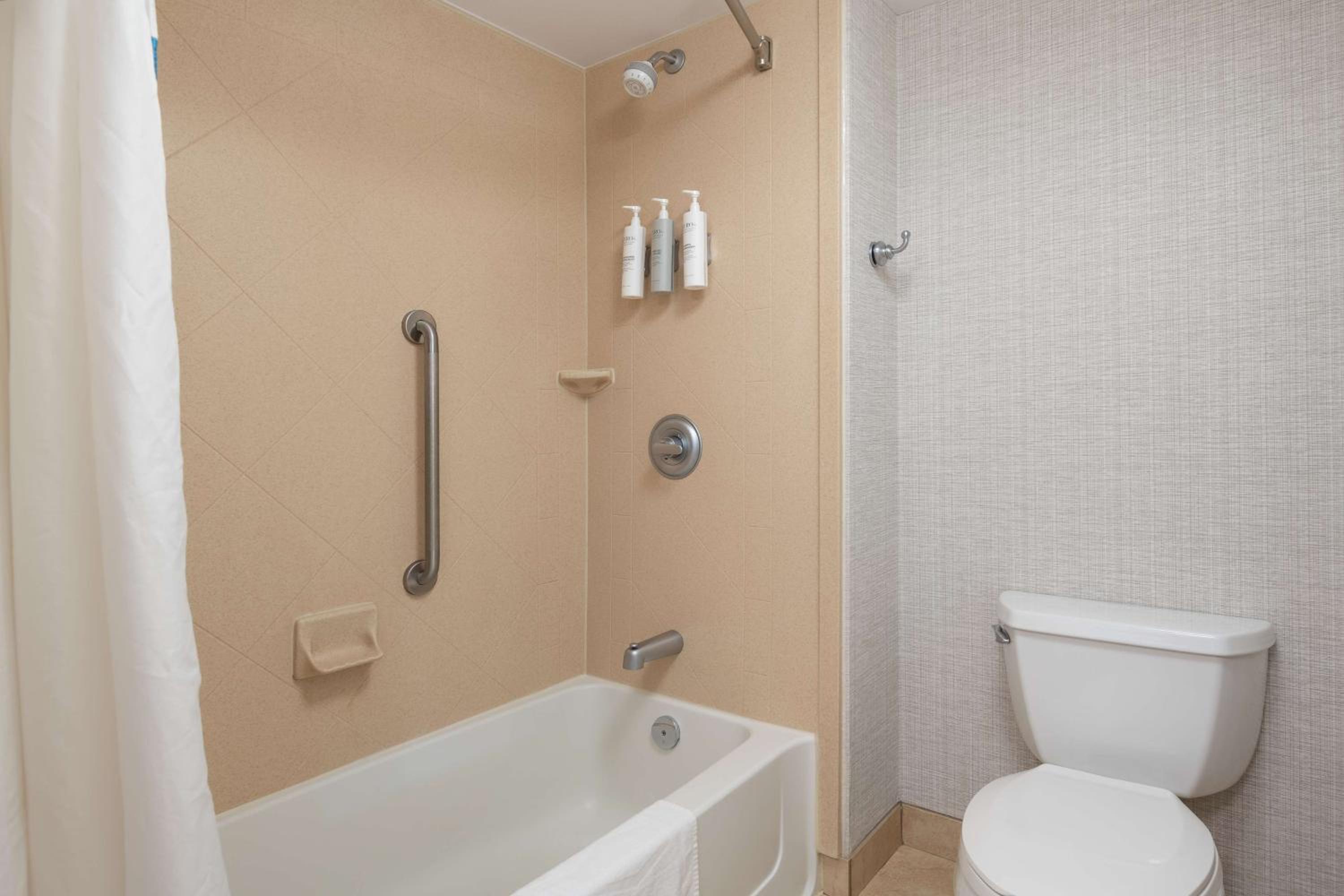 King Studio Suite - Non-Smoking - Photo 3