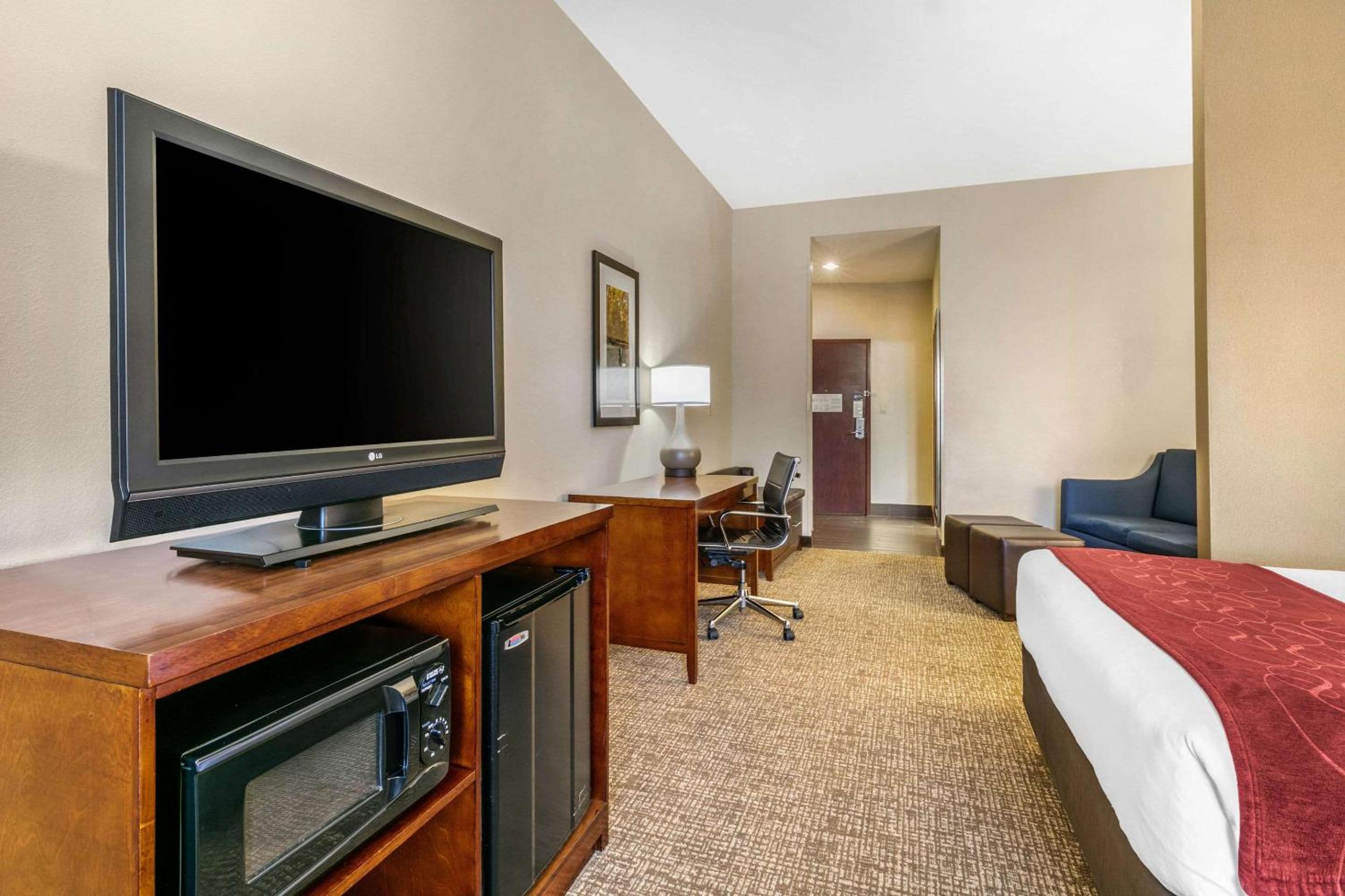 Queen Suite with Two Queen Beds - Non-Smoking