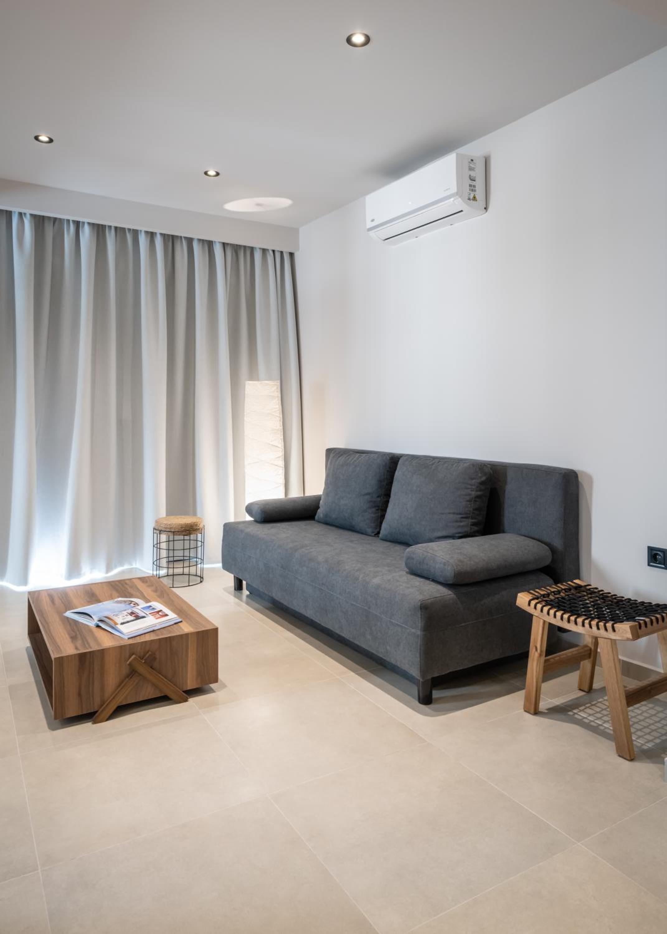 Superior One-Bedroom Apartment