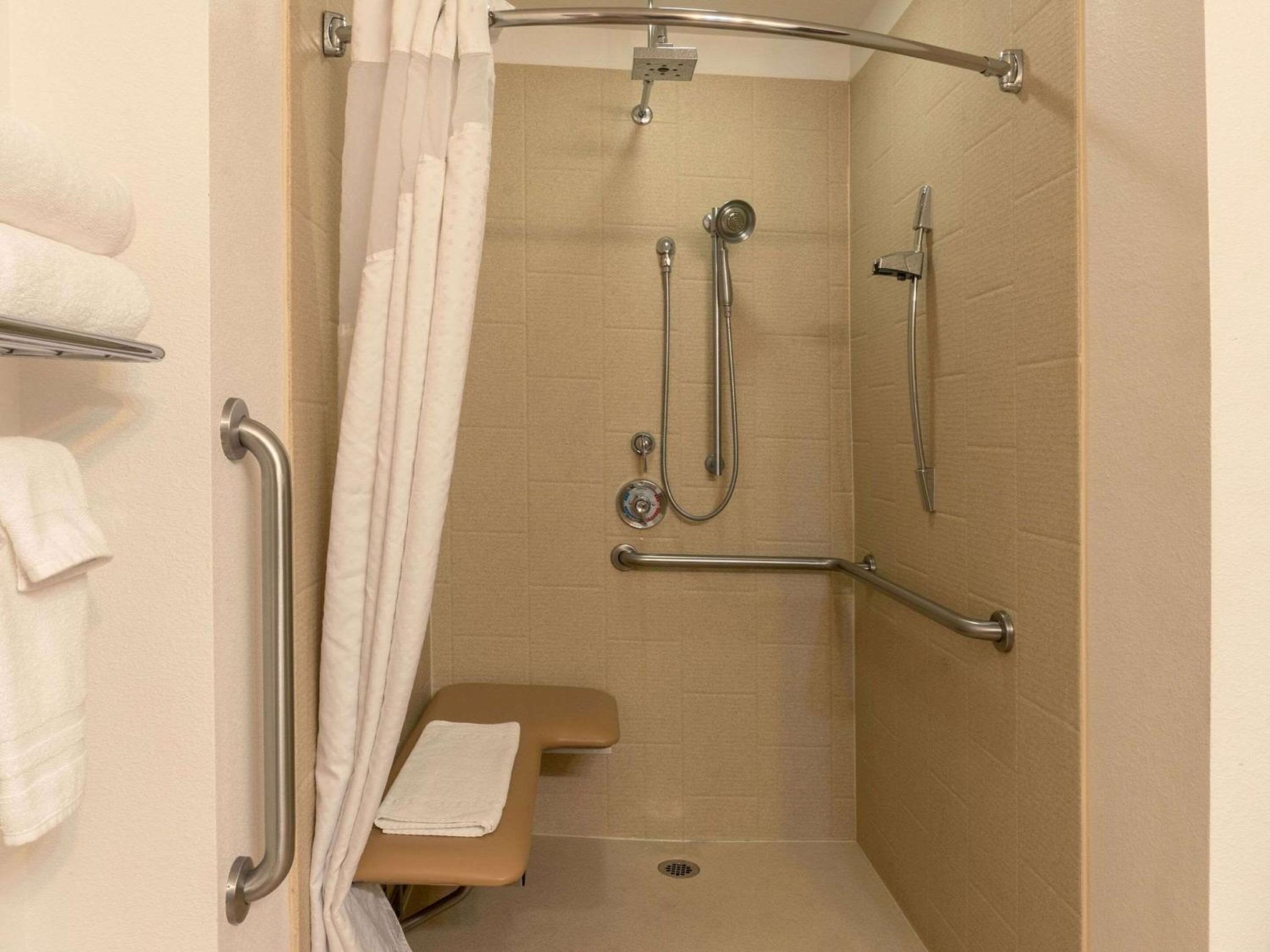 King Suite - Accessible/Non-Smoking - Photo 7