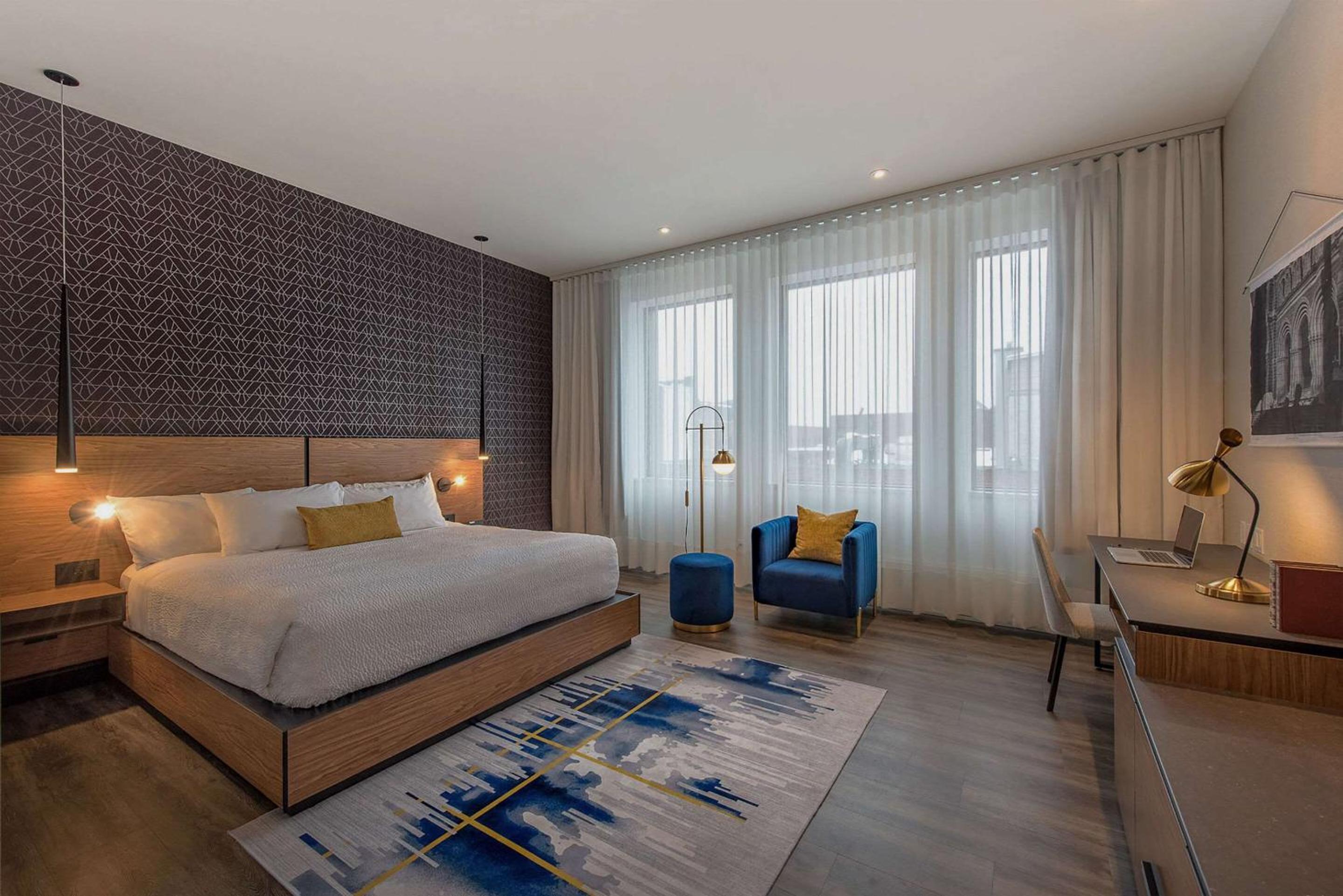 King Room - Non-Smoking - Photo 1