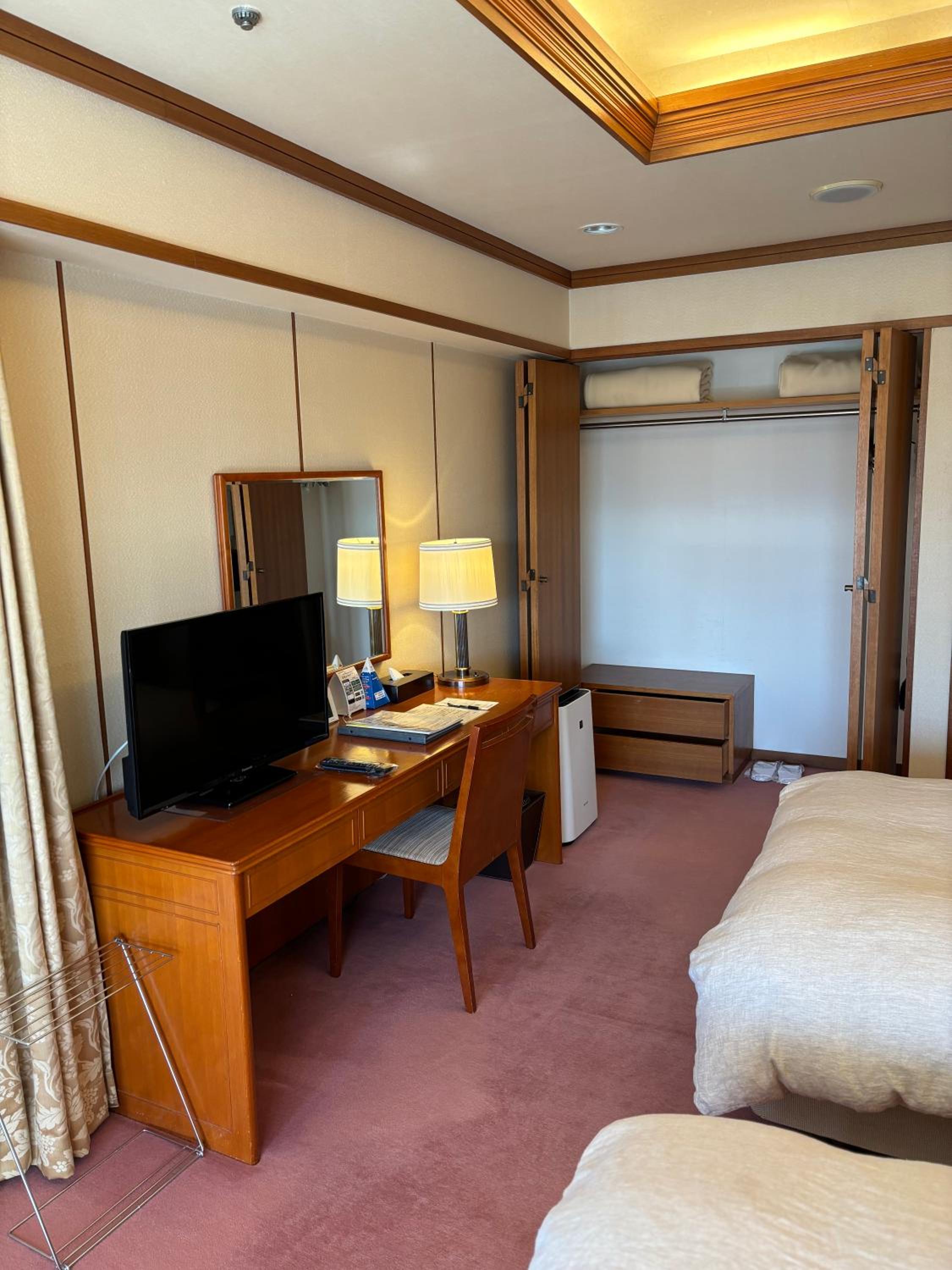 Suite with Mountain View