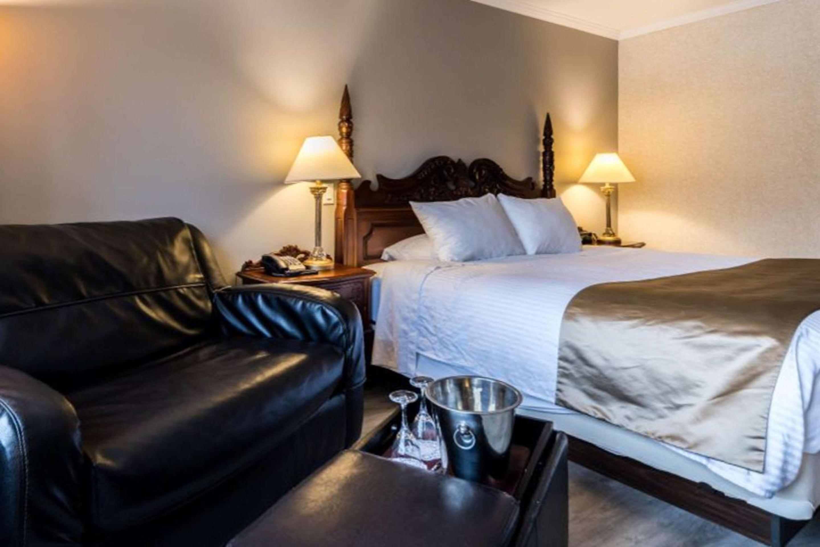 Superior King Room - Photo 3