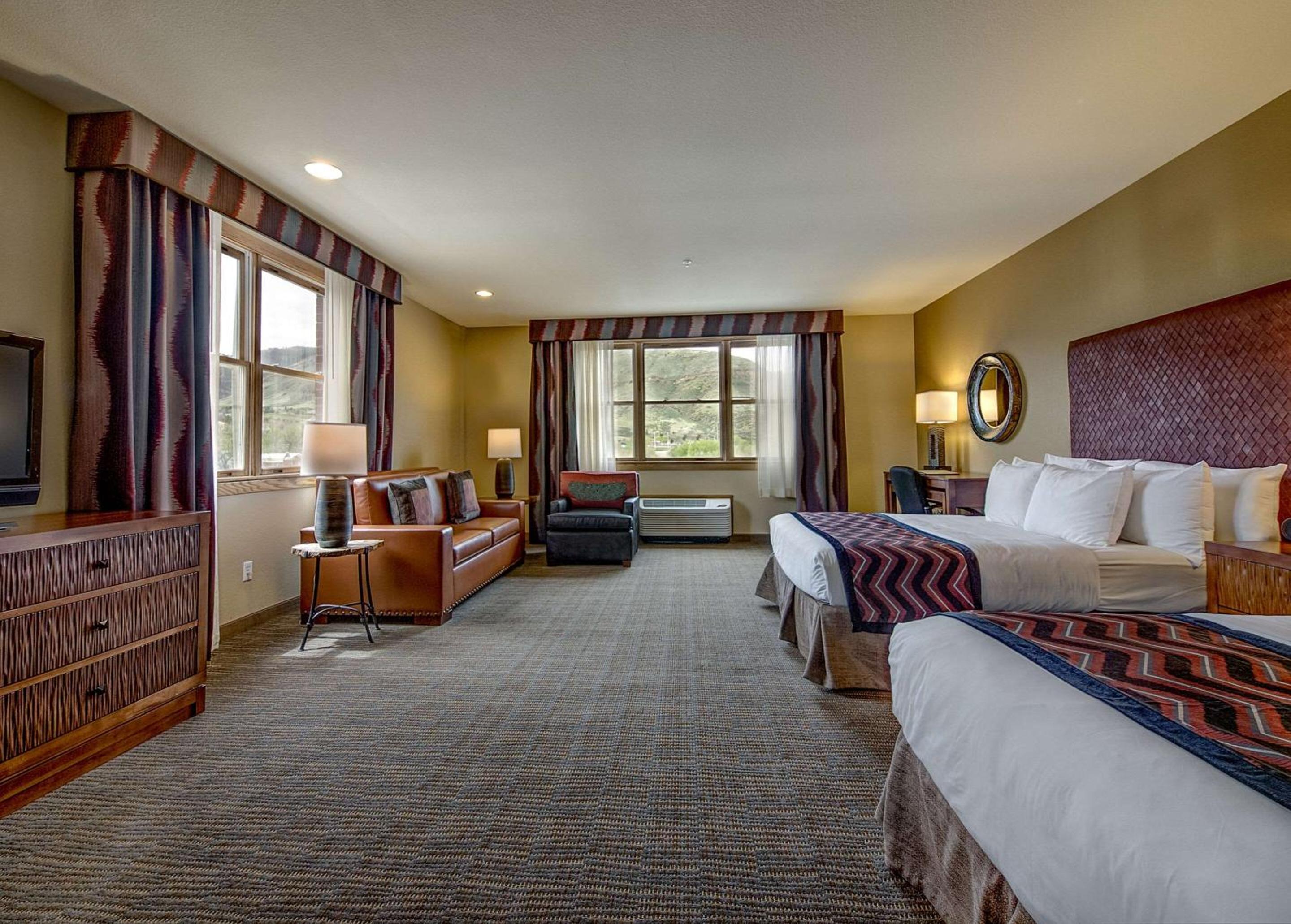 Deluxe Queen Room with Two Queen Beds