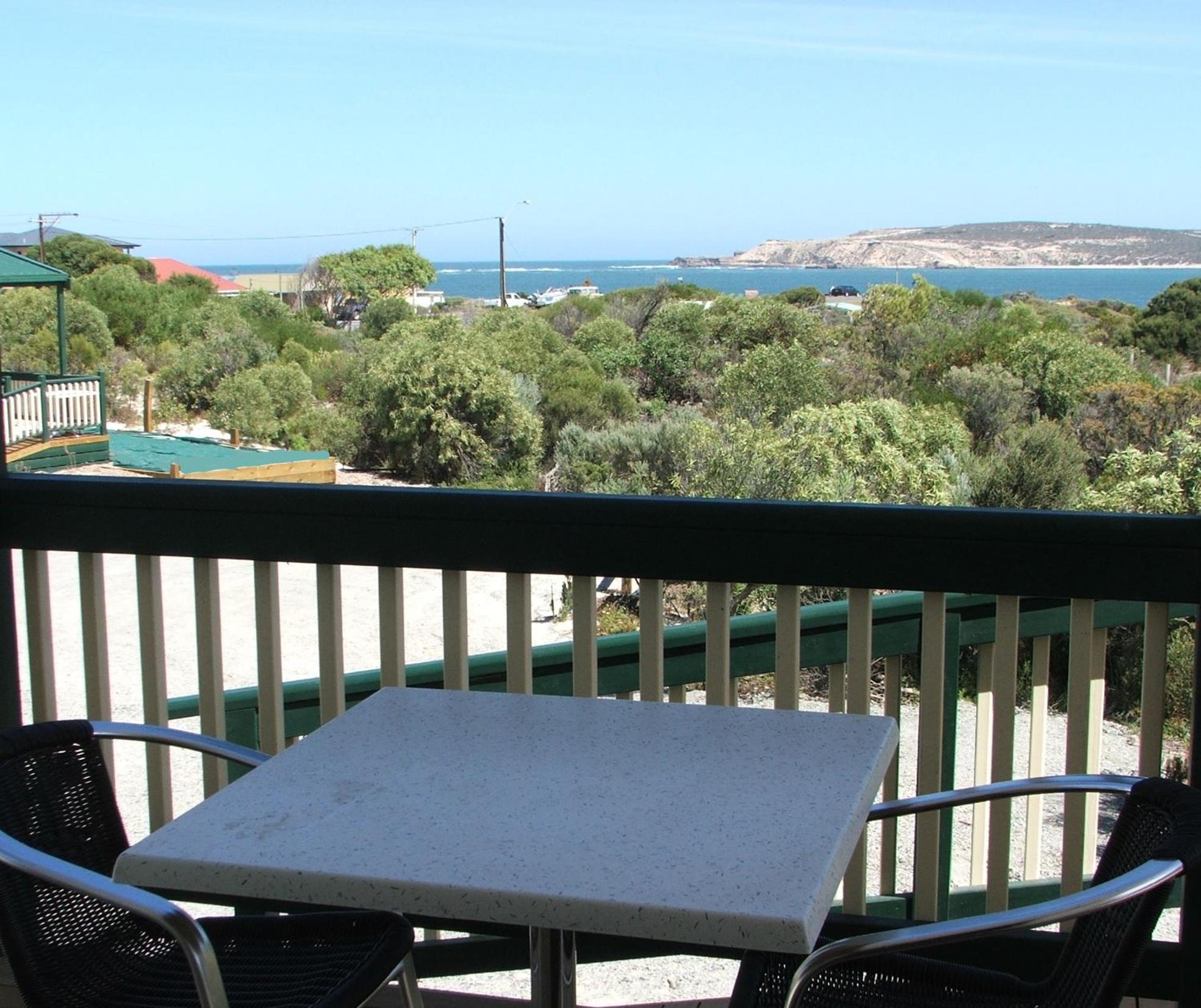 Deluxe Bungalow with Sea View photo 2