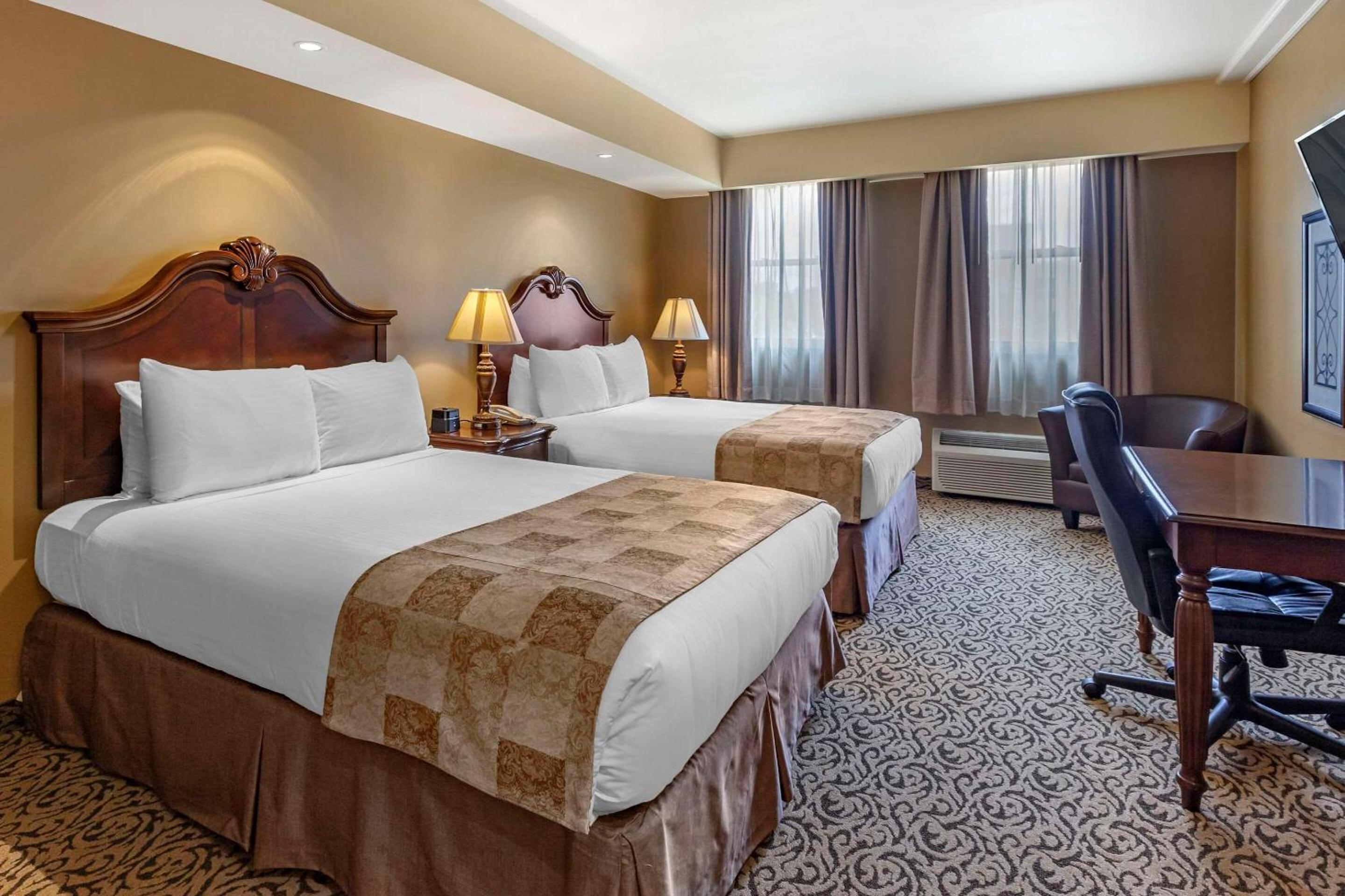 Deluxe Room with Two Queen Beds - Non-Smoking - Photo 1
