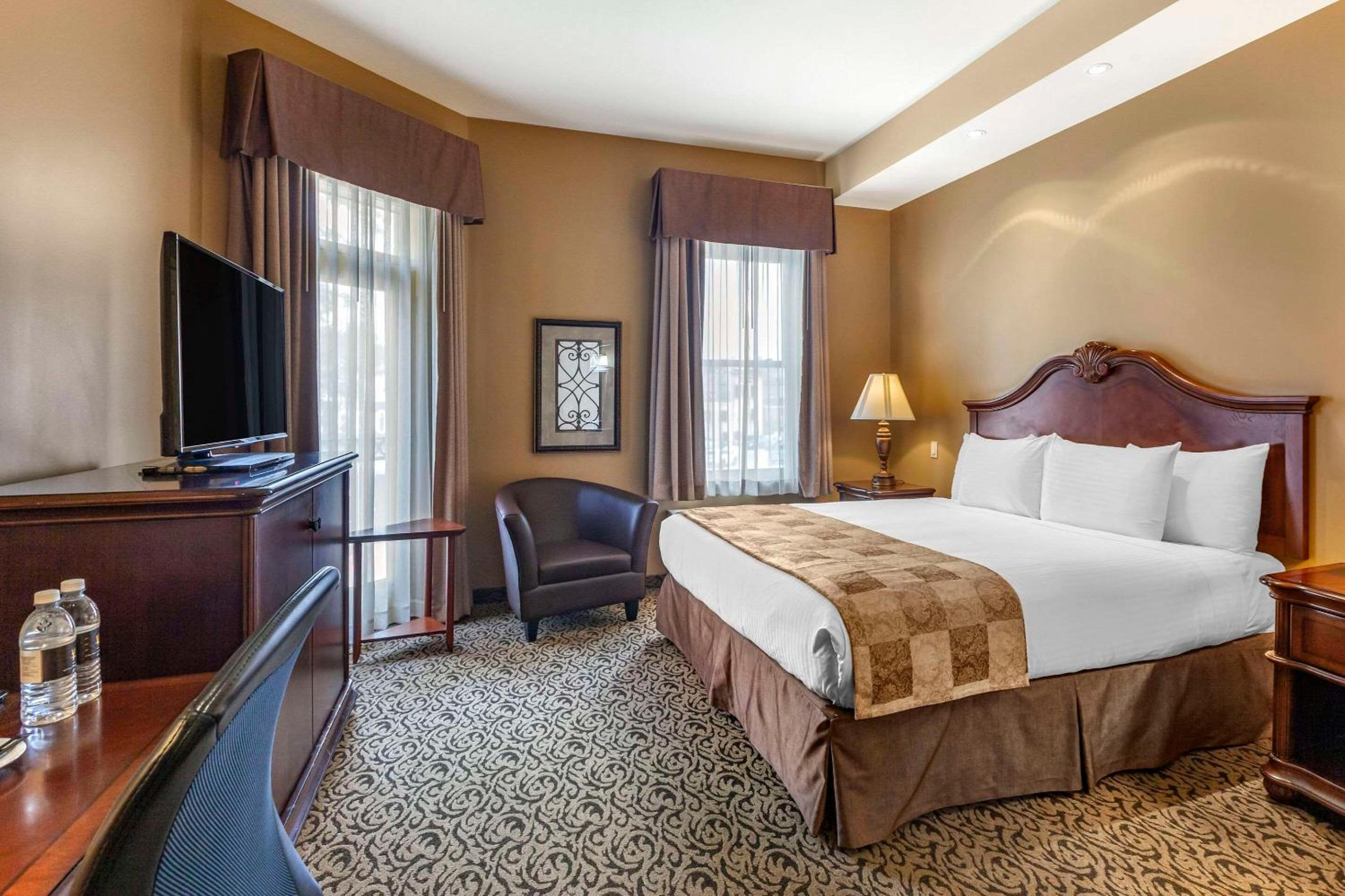 Superior King Room - Non-Smoking - Photo 1