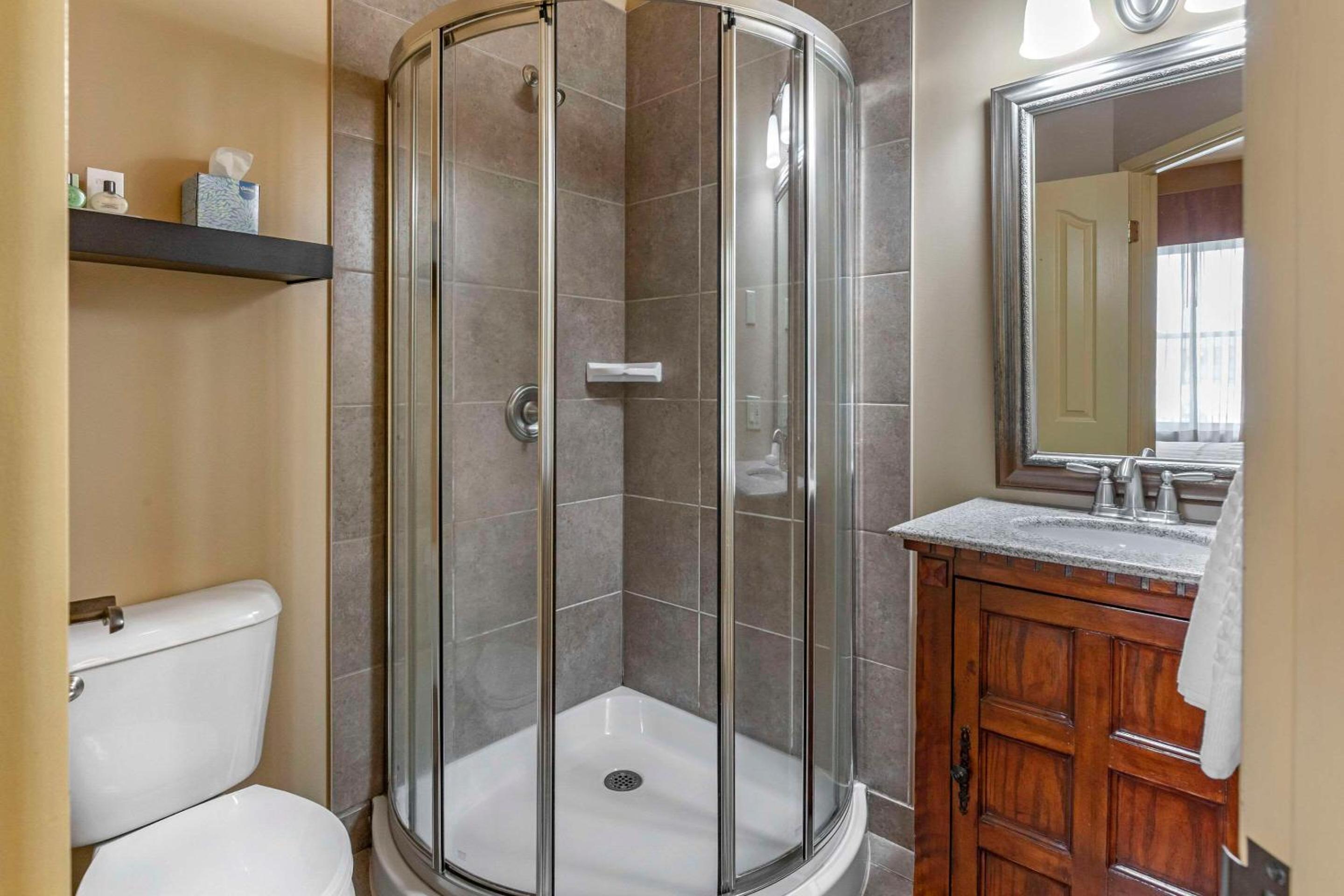 Superior King Room - Non-Smoking - Photo 4