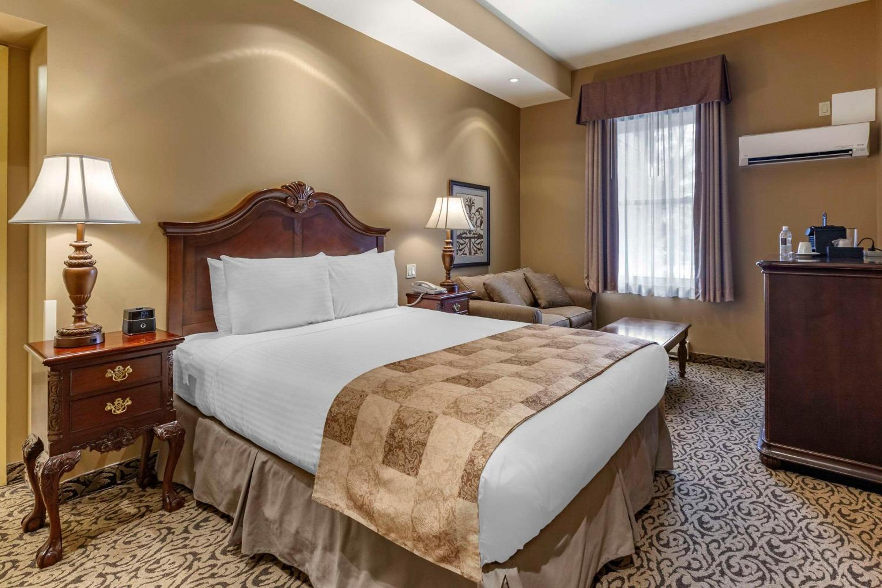 Superior Queen Room - Non-Smoking photo 2