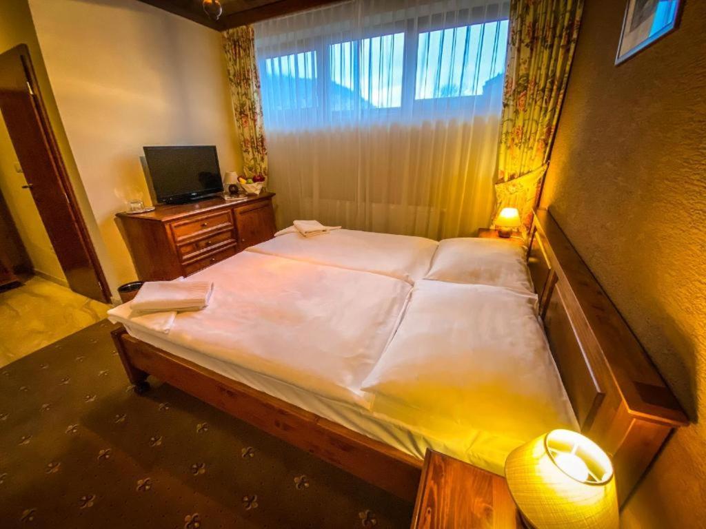Economy Double Room photo 2
