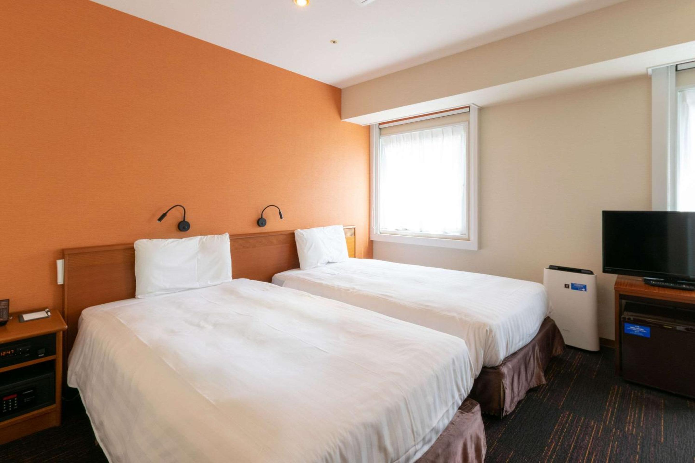 Economy Twin Room - Non-Smoking photo 1