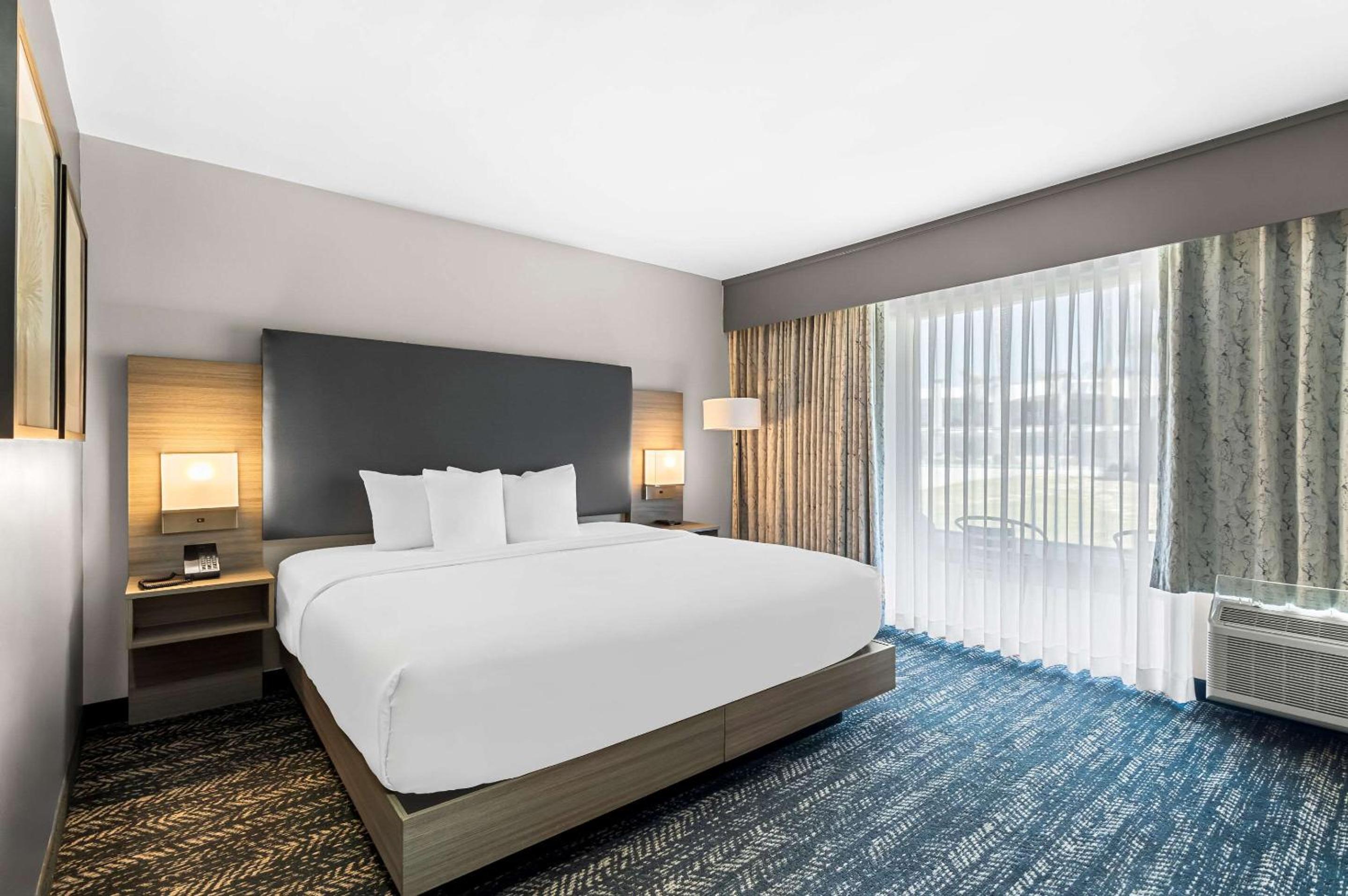 King Room - Accessible/Non-Smoking