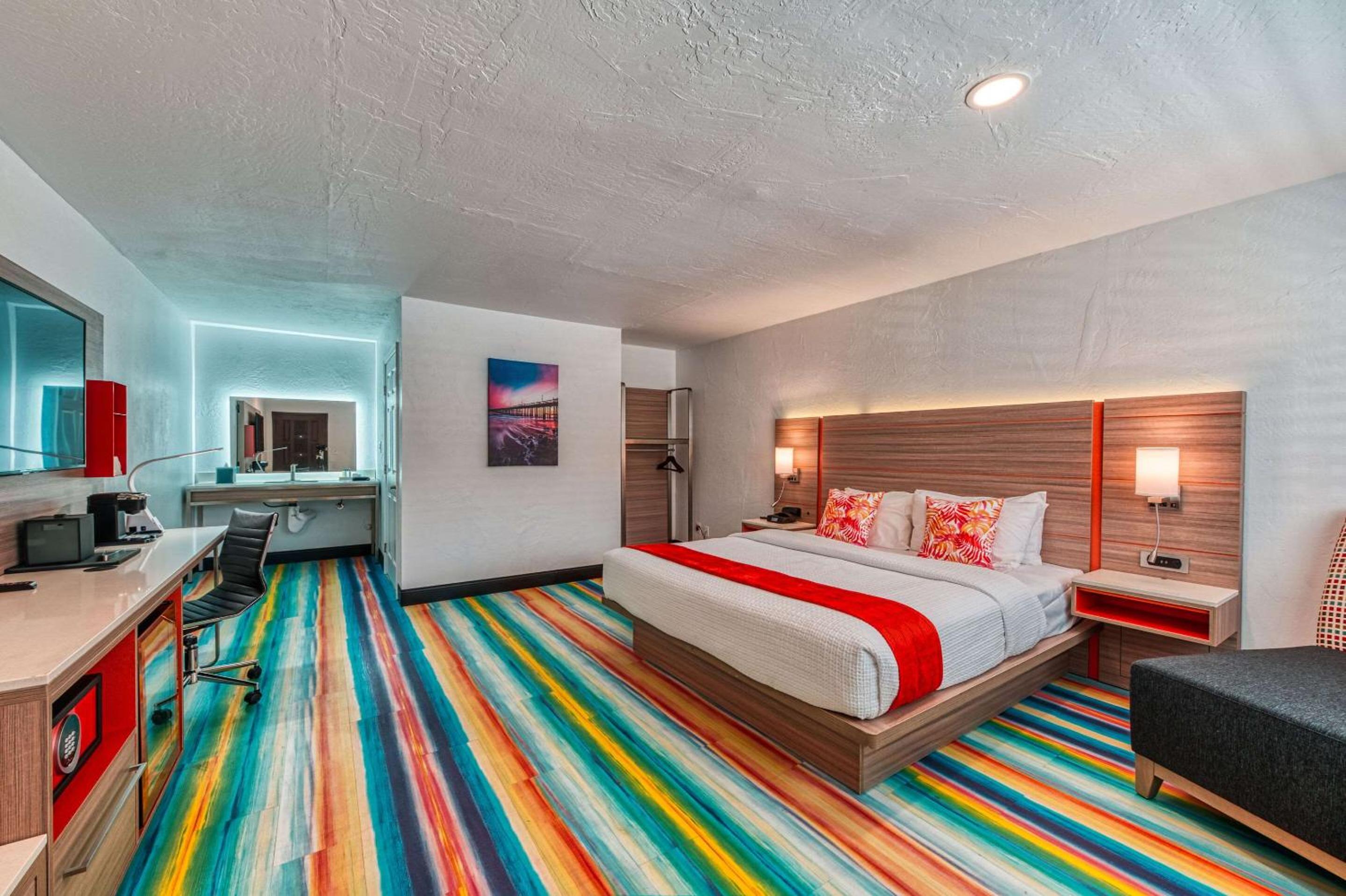 King Room - Accessible/Non Smoking - Photo 1