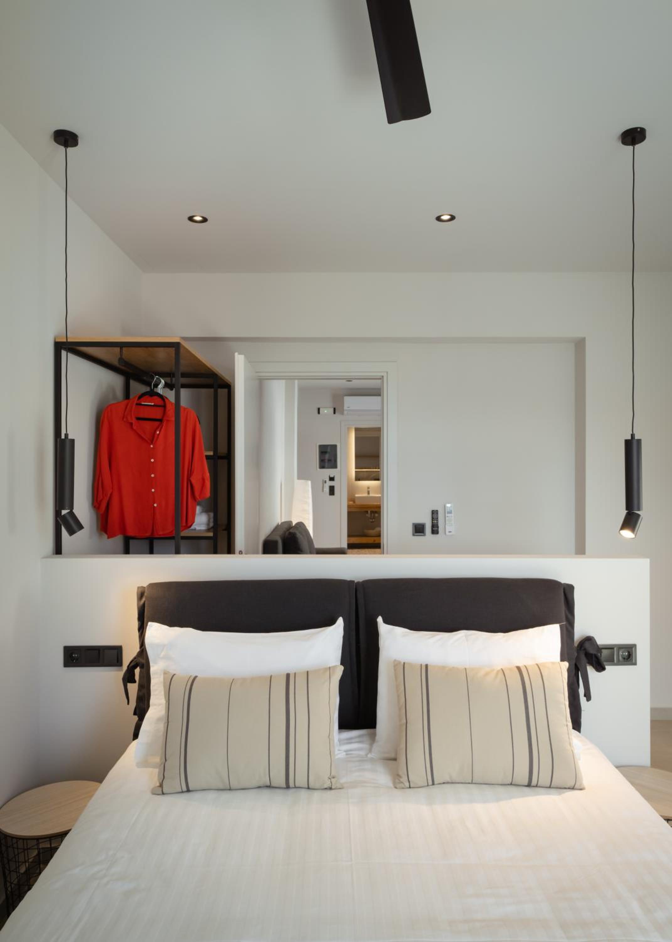 Deluxe One-Bedroom Apartment with Harbor View