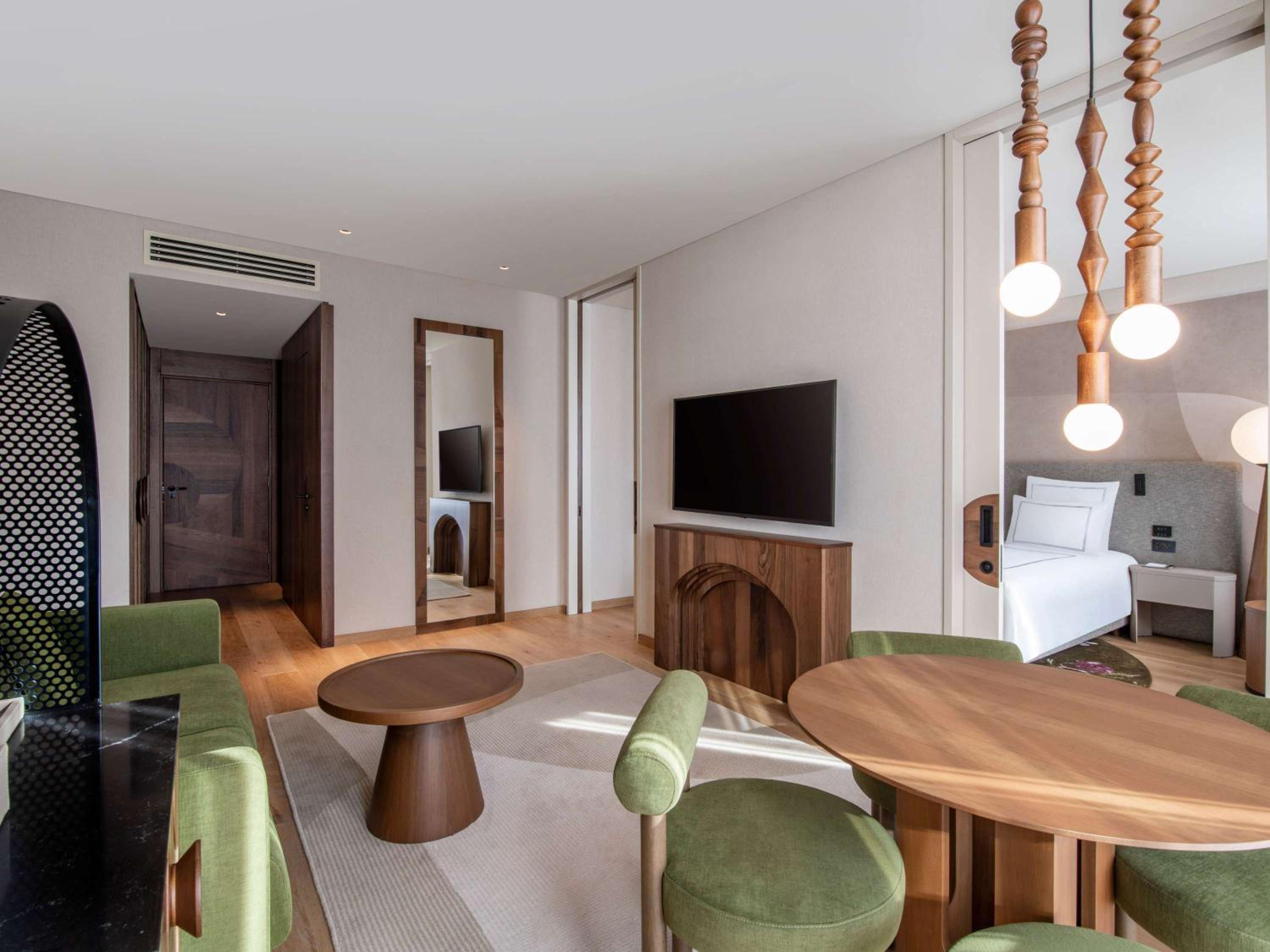 Suite - Photo 2