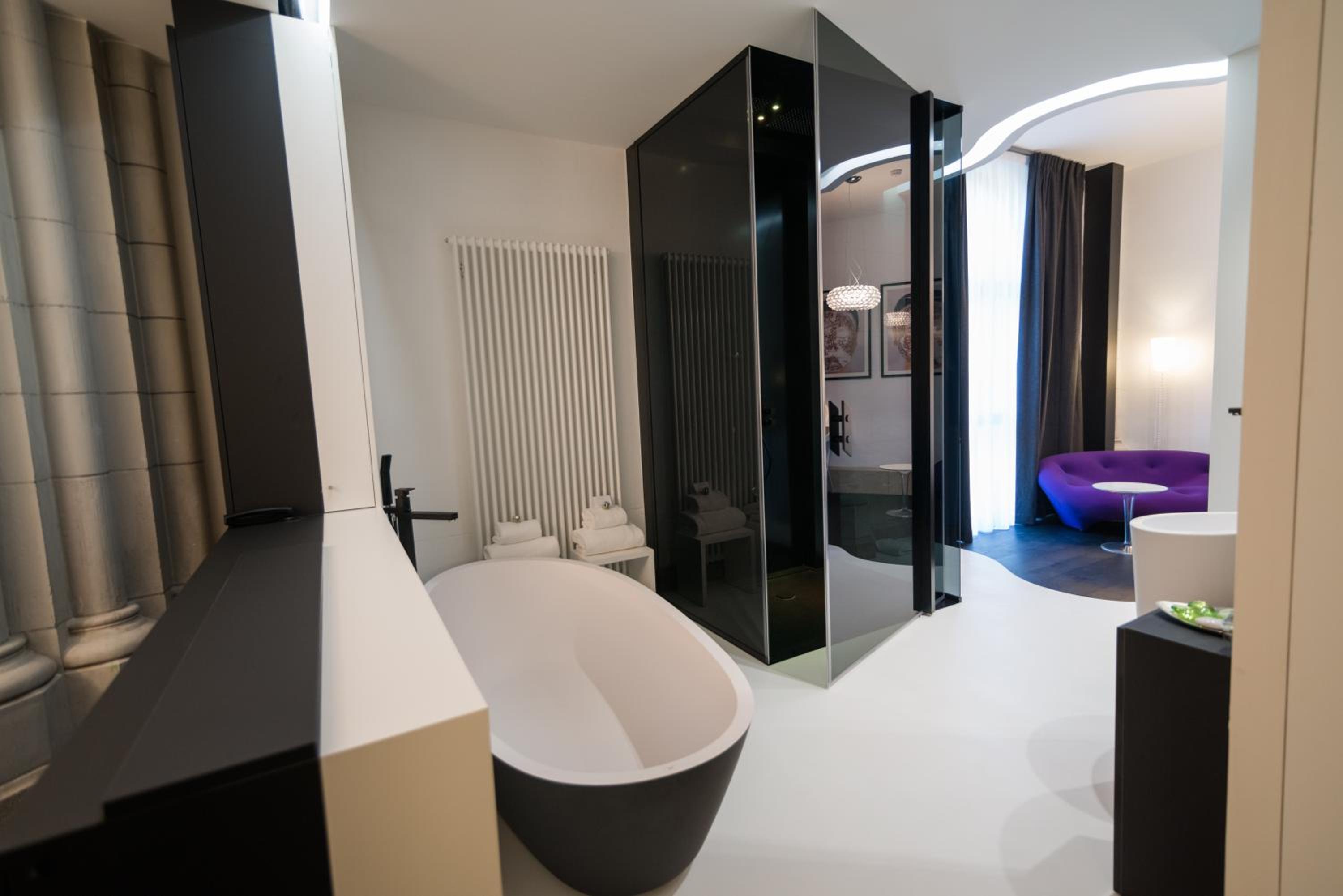 Suite - Photo 2