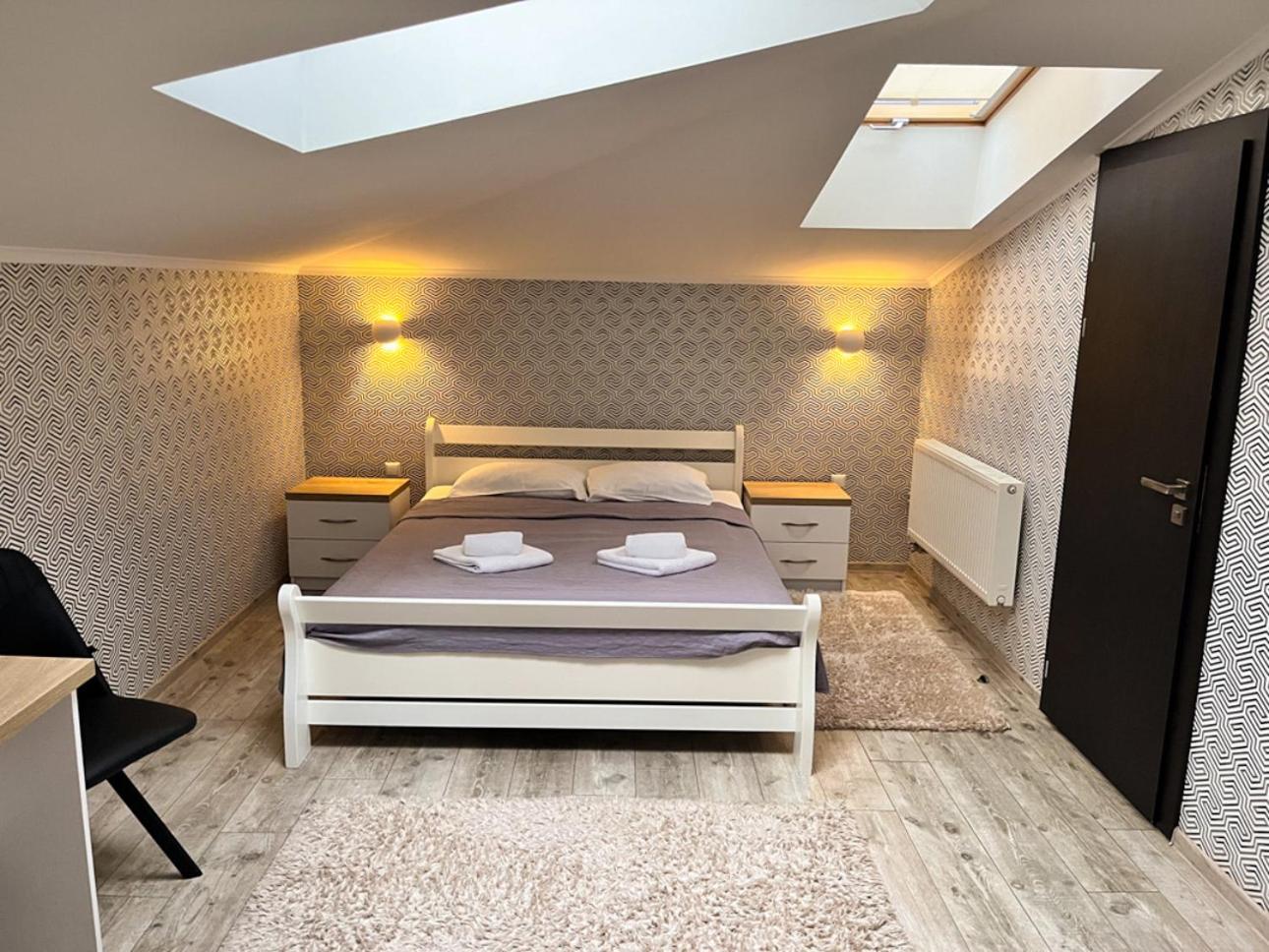 Deluxe Double Room (2 Adults + 1 Child) photo 1
