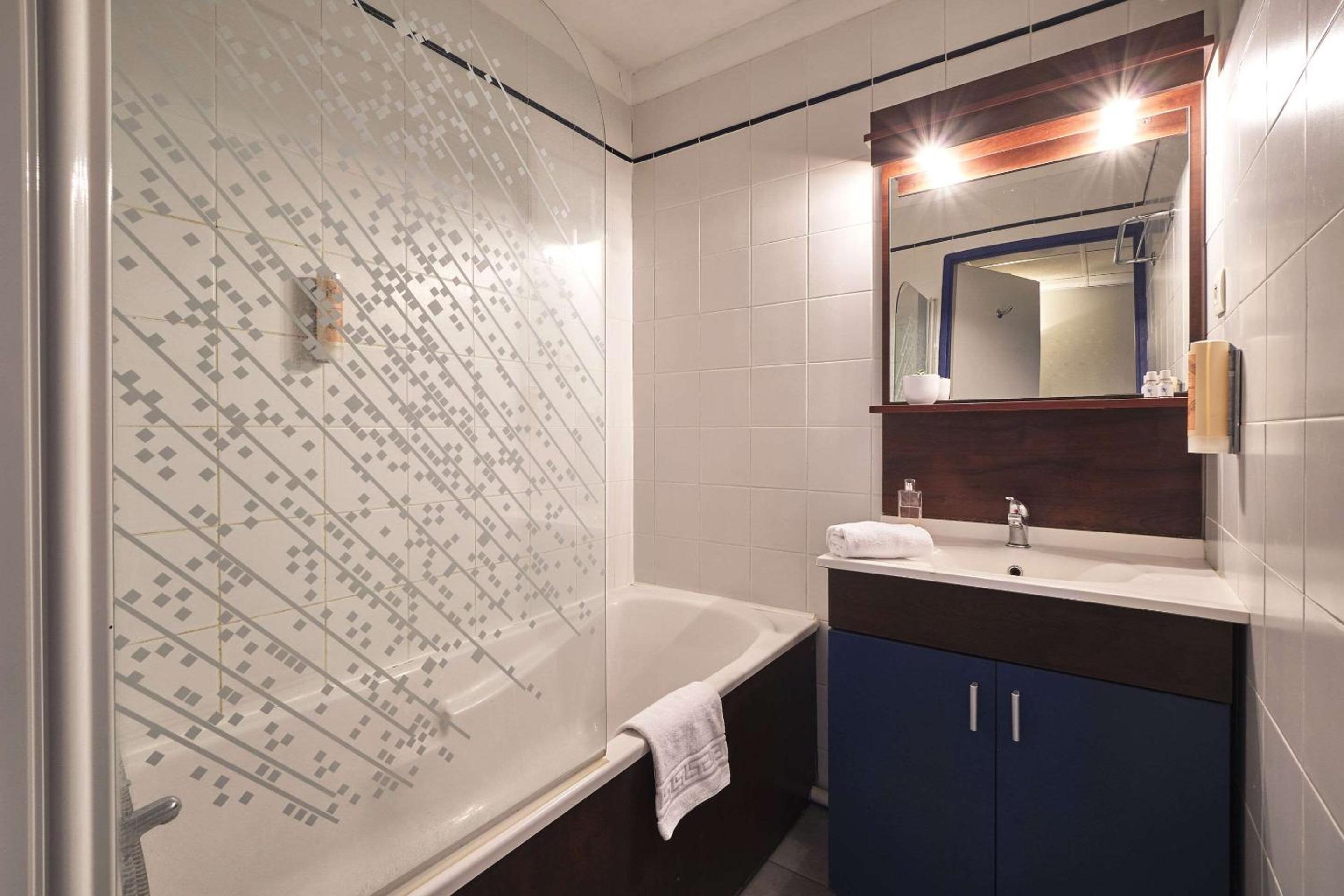 One Bedroom Apartment - Twin - Photo 3