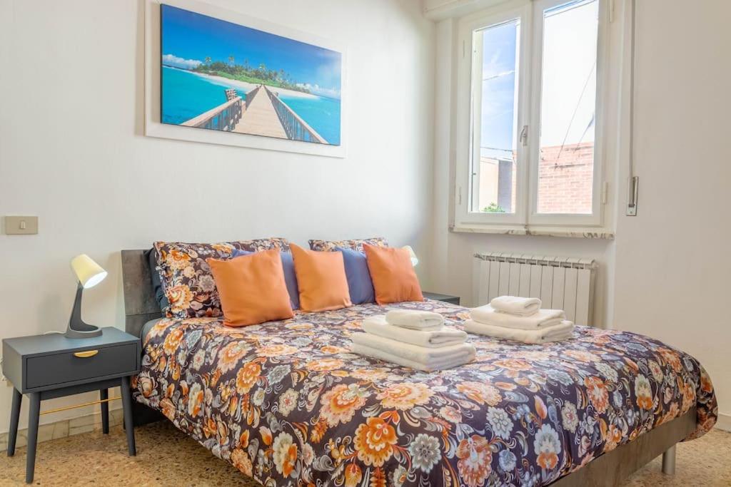 One-Bedroom Apartment with Balcony